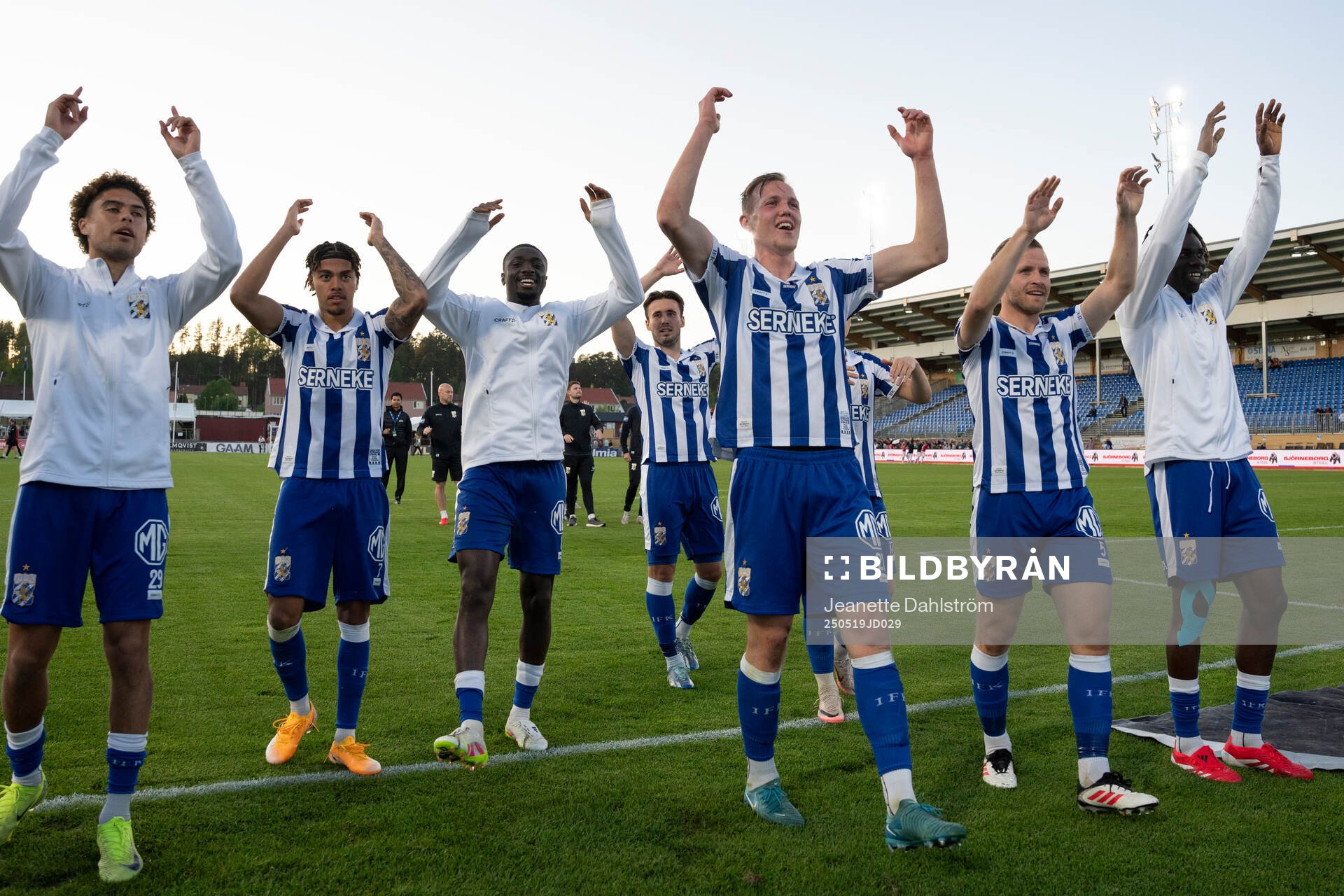 IFK Göteborgs Adam Carlén jublar