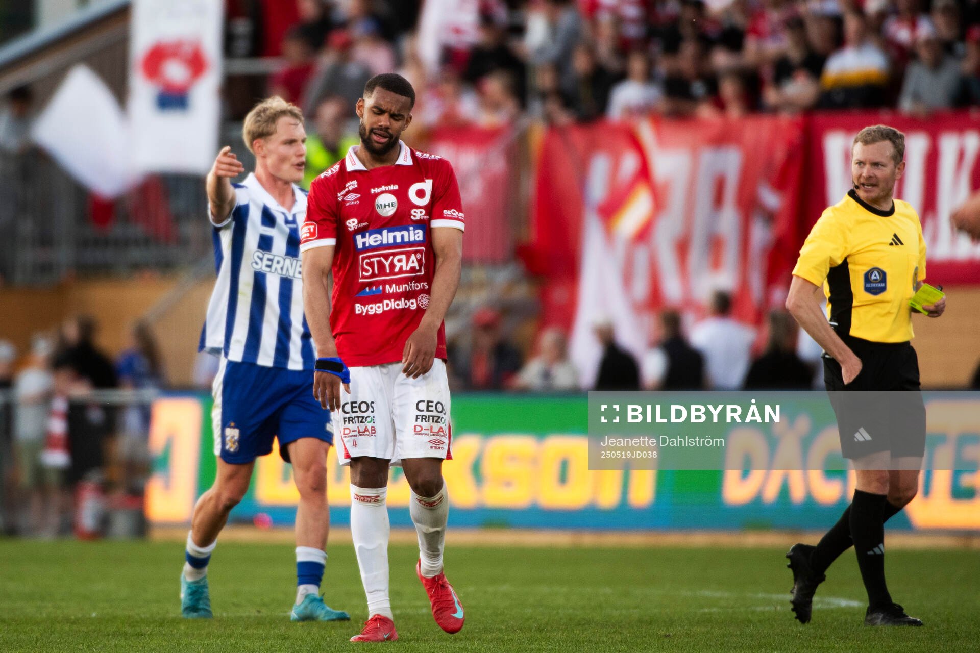 Degerfors Leon Hien under fotbollsmatchen i Allsvenskan mellan Degerfors och IFK Göteborg den 19 maj 2025 i Degerfors. 
