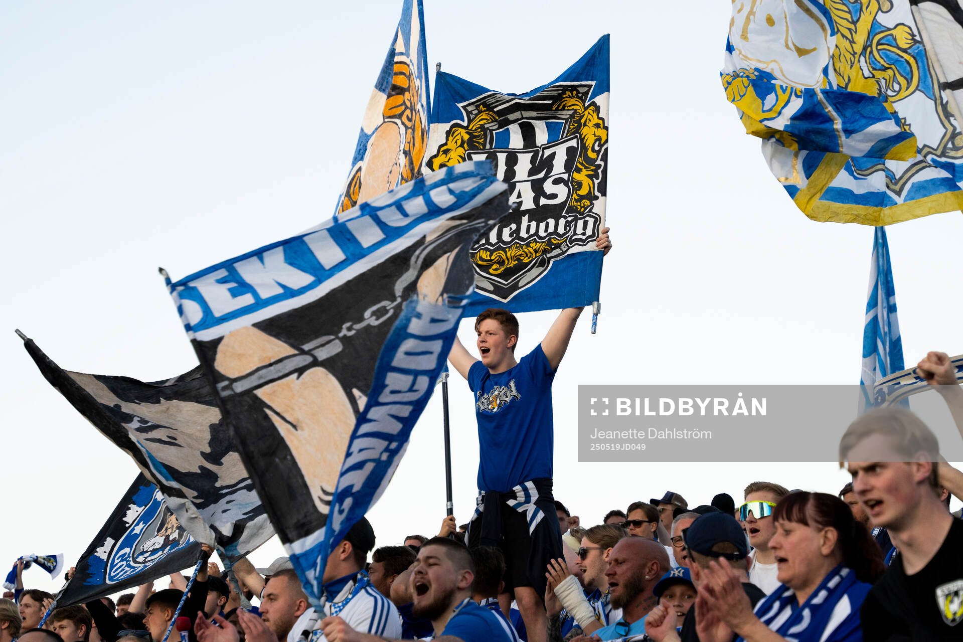 IFK Göteborgs supportar under fotbollsmatchen i Allsvenskan mellan Degerfors och IFK Göteborg den 19 maj 2025 i Degerfors. 
