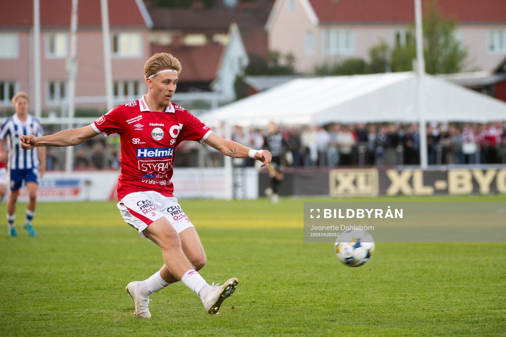 Degerfors Elias Pihlström under fotbollsmatchen i Allsvenskan mellan Degerfors och IFK Göteborg den 19 maj 2025 i Degerfors. 