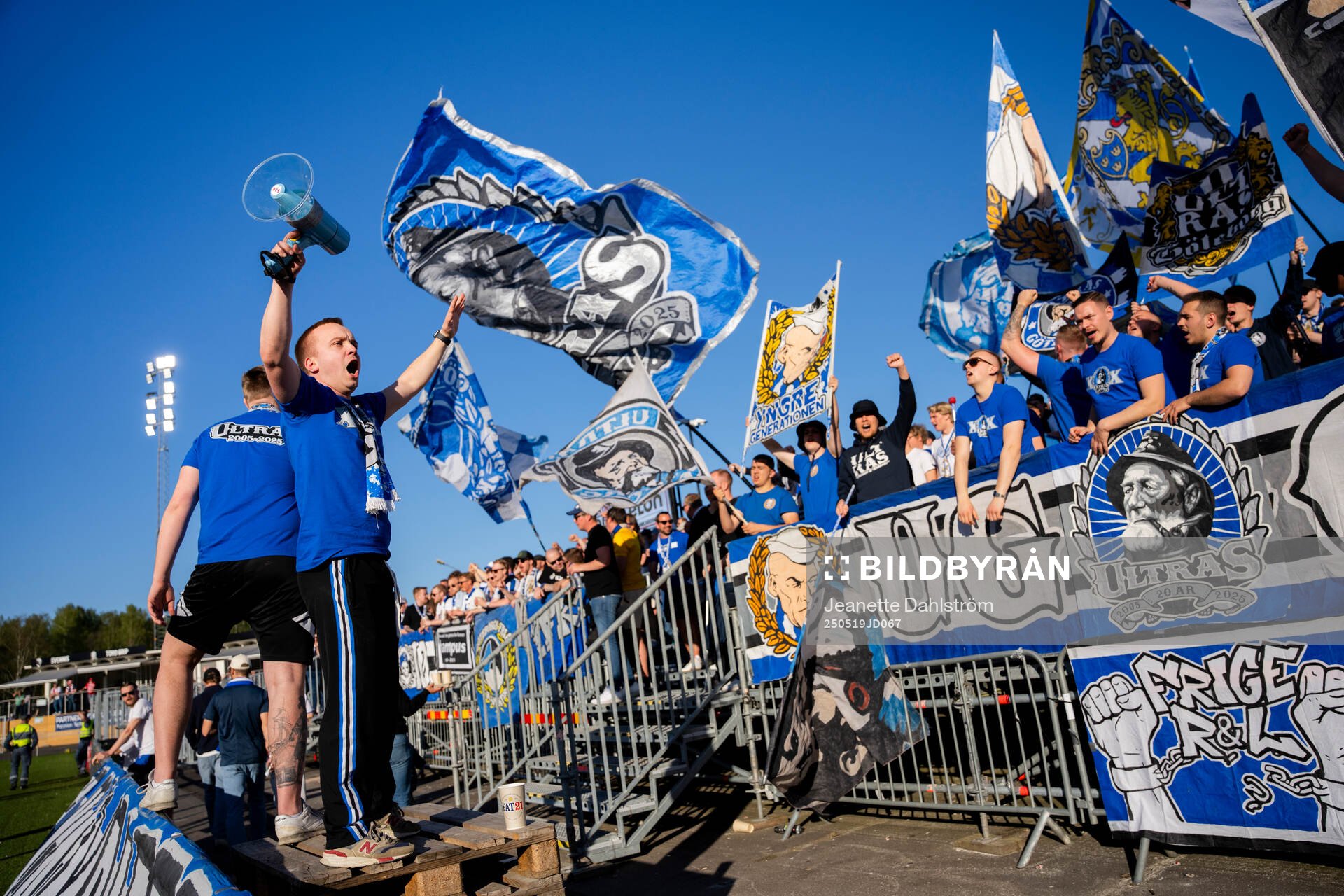 IFK Göteborgs supportar under fotbollsmatchen i Allsvenskan mellan Degerfors och IFK Göteborg den 19 maj 2025 i Degerfors. 