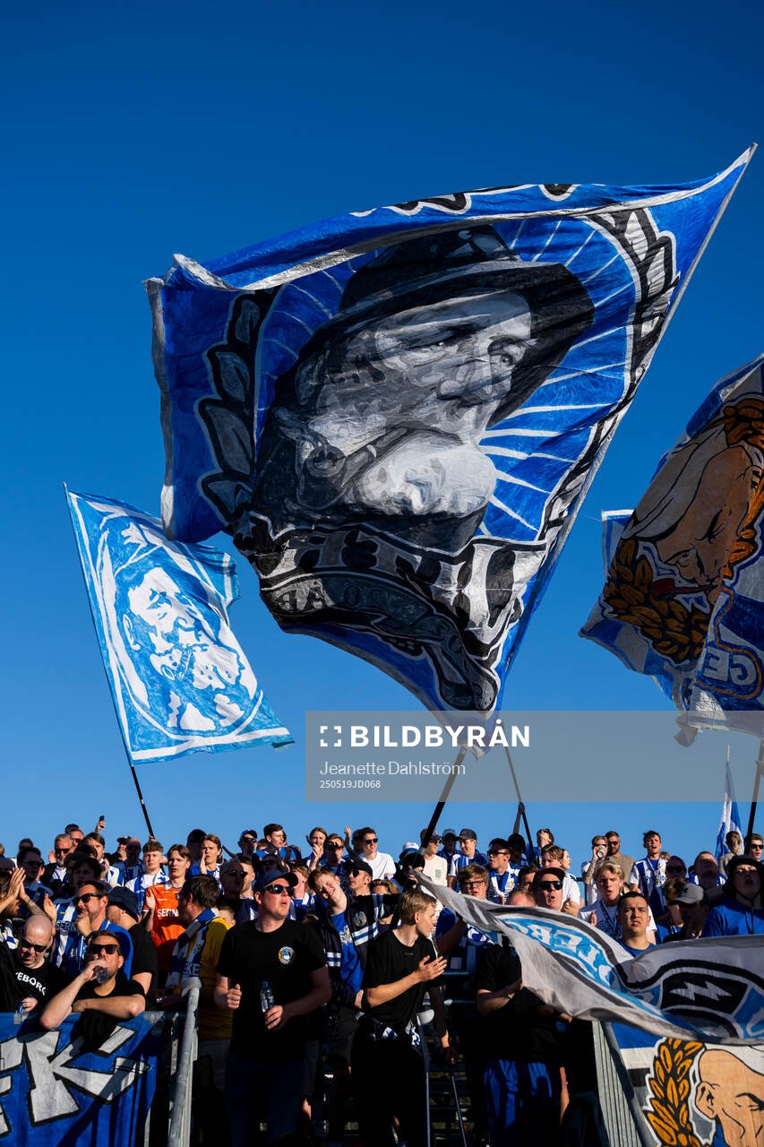 IFK Göteborgs supportar under fotbollsmatchen i Allsvenskan mellan Degerfors och IFK Göteborg den 19 maj 2025 i Degerfors. 