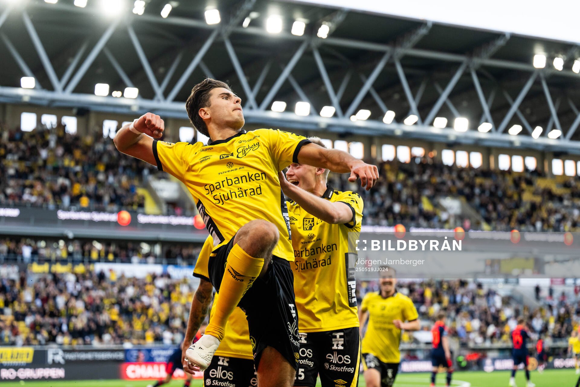 Elfsborgs Besfort Zeneli jublar efter 3-0 under fotbollsmatchen i Allsvenskan mellan Elfsborg och Djurgården den 19 maj 2025 i Borås.