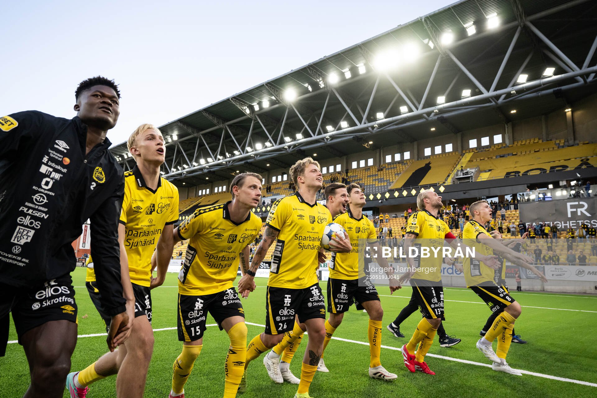 Elfsborgs spelare jublar efter fotbollsmatchen i Allsvenskan mellan Elfsborg och Djurgården den 19 maj 2025 i Borås. 