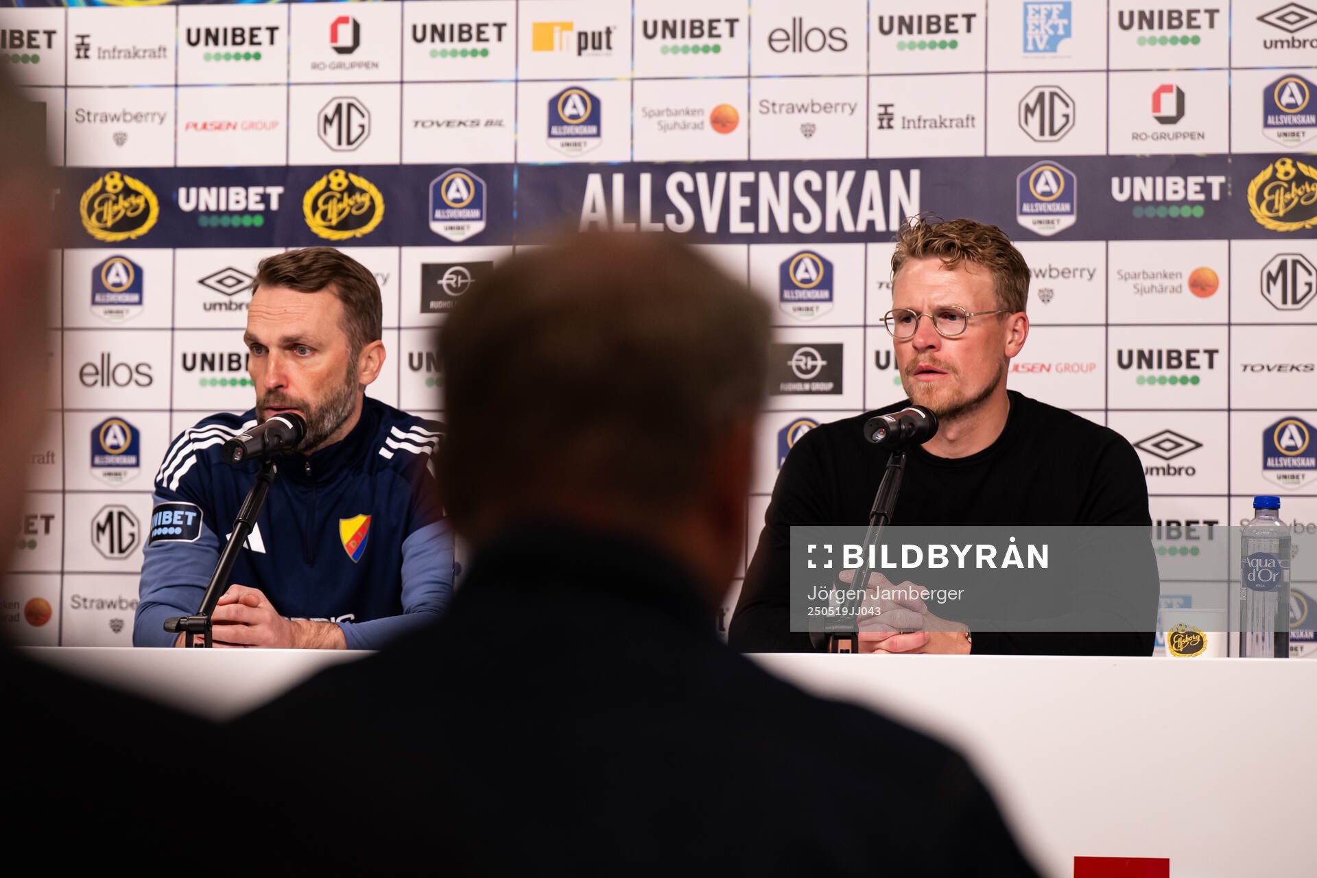 Djurgårdens tränare Jani Honkavaara och Elfsborgs tränare Oscar Hiljemark under presskonferensen efter fotbollsmatchen i Allsvenskan mellan Elfsborg och Djurgården den 19 maj 2025 i Borås.