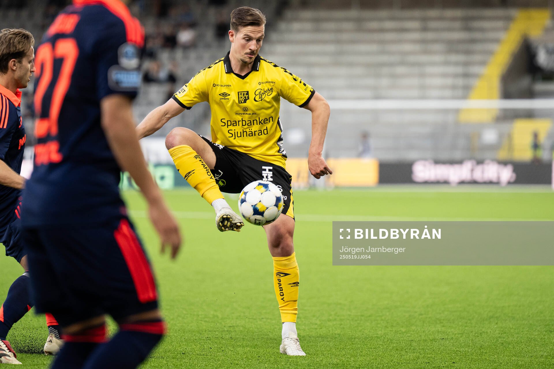 Elfsborgs Simon Olsson under fotbollsmatchen i Allsvenskan mellan Elfsborg och Djurgården den 19 maj 2025 i Borås. 