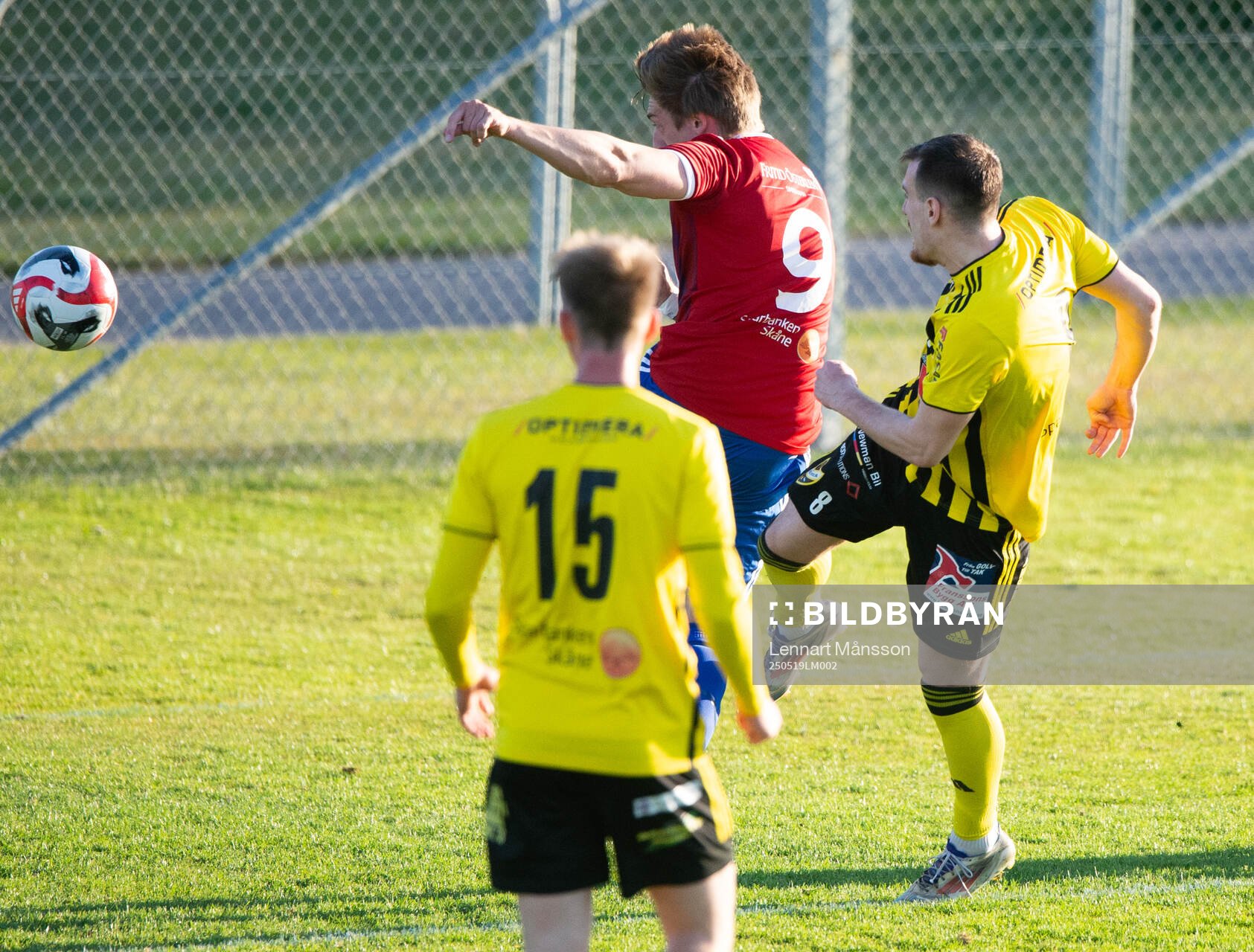 IFK Hässleholms Erjon Rama skjuter 2-0 i matchen i DM