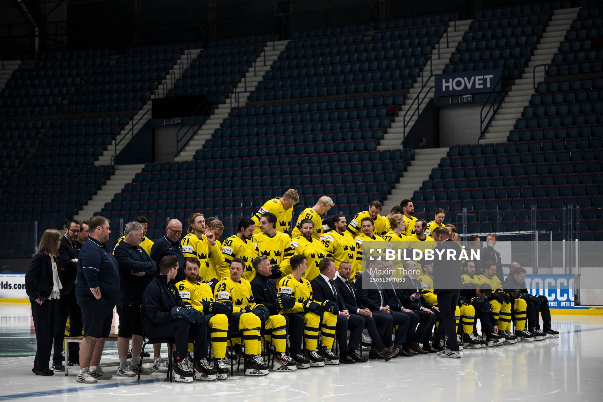The players and staff of Sweden prepare for the official