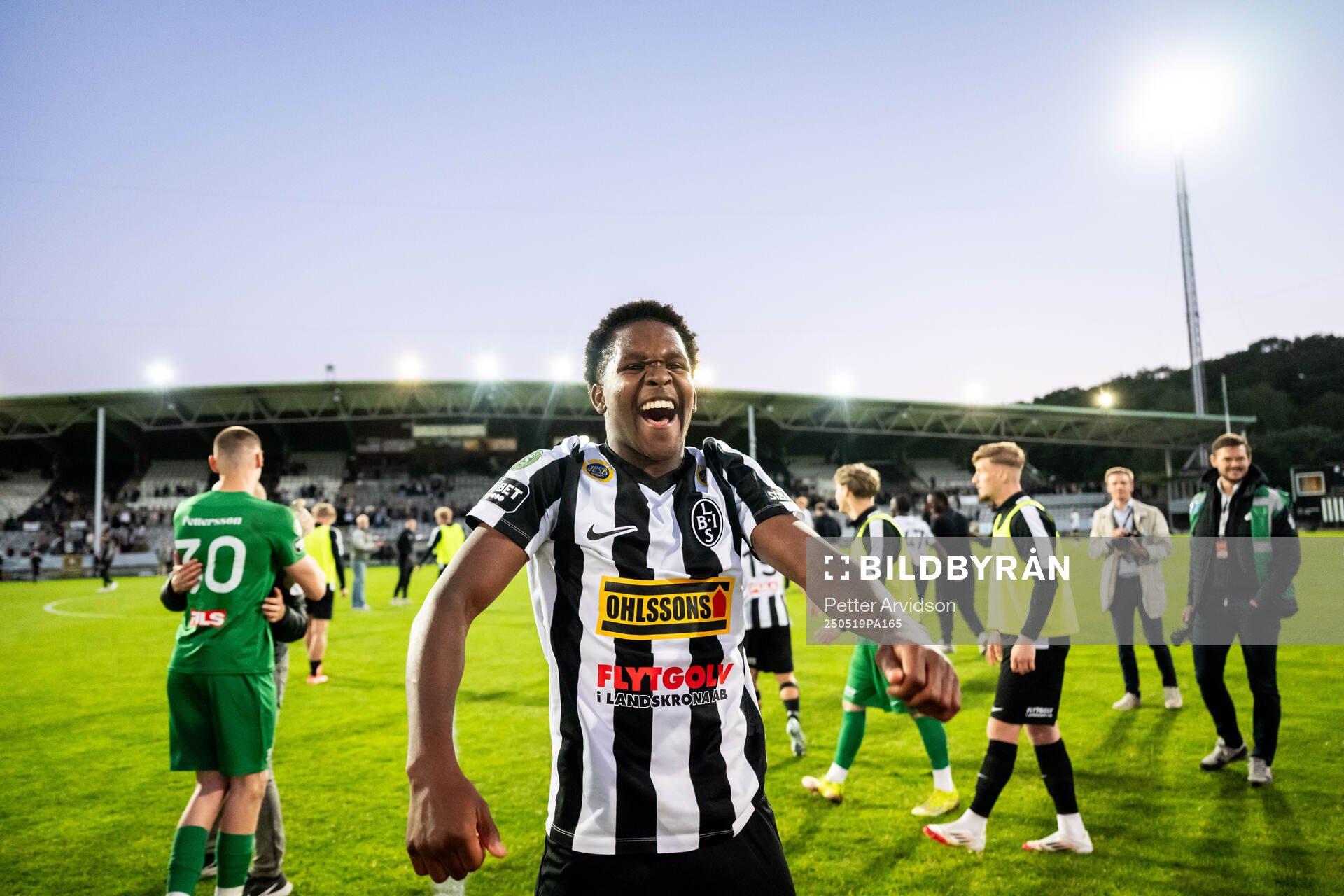 Landskronas Christian Stark jublar efter fotbollsmatchen i Superettan mellan Landskrona och Helsingborg den 19 maj 2025 i Landskrona.