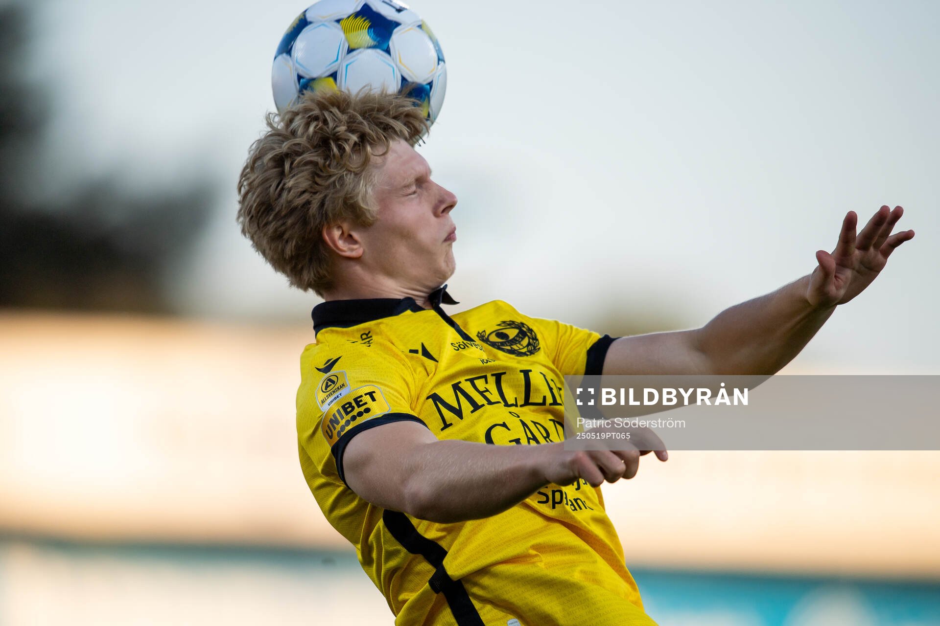 Mjällbys Bork Classønn Bang-Kittilsen under fotbollsmatchen i Allsvenskan mellan Mjällby och Brommapojkarna den 19 maj 2025 i Hällevik.
