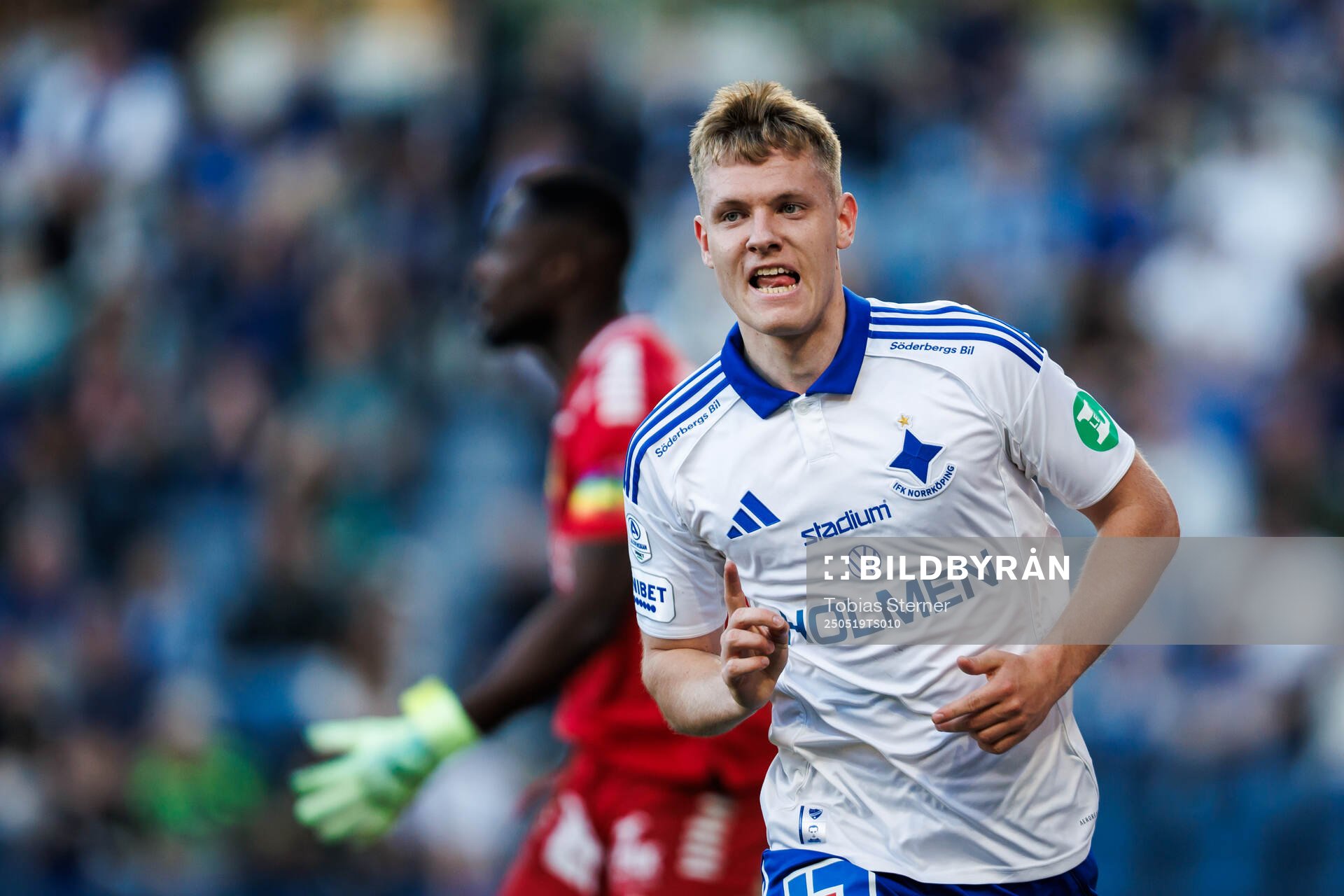 IFK Norrköpings Sebastian Vinther Jørgensen jublar efter att han gjort 1-2 under fotbollsmatchen i Allsvenskan mellan Sirius och IFK Norrköping den 19 maj 2025 i Uppsala.