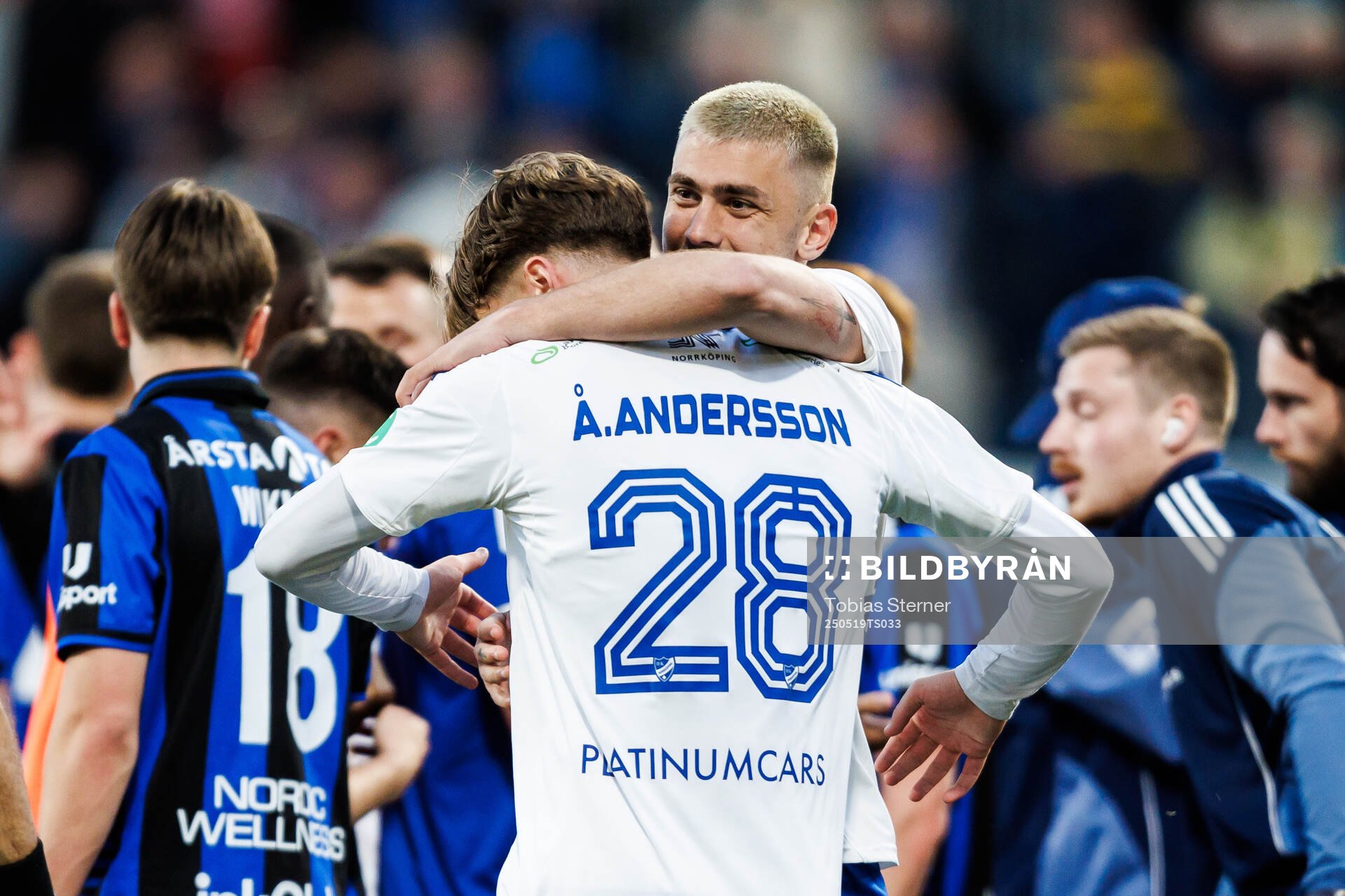 IFK Norrköpings Tim Prica och Åke Andersson jublar