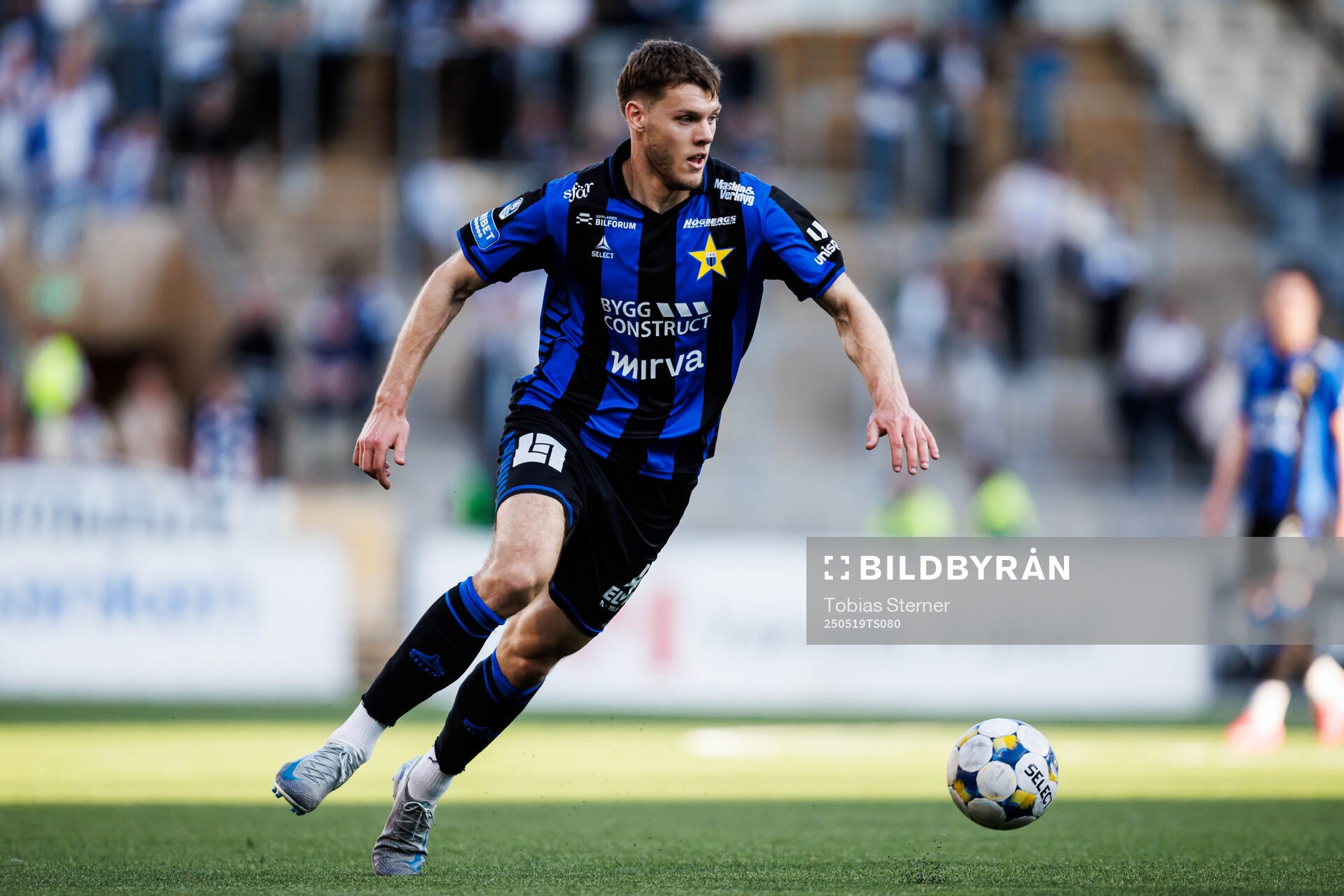 Sirius Tobias Anker under fotbollsmatchen i Allsvenskan mellan Sirius och IFK Norrköping den 19 maj 2025 i Uppsala. 