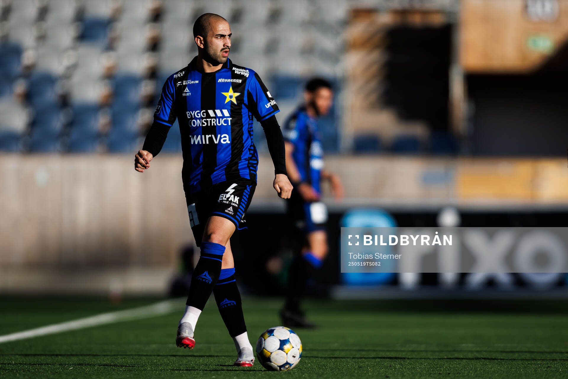 Sirius Saba Mamatsashvili under fotbollsmatchen i Allsvenskan mellan Sirius och IFK Norrköping den 19 maj 2025 i Uppsala. 