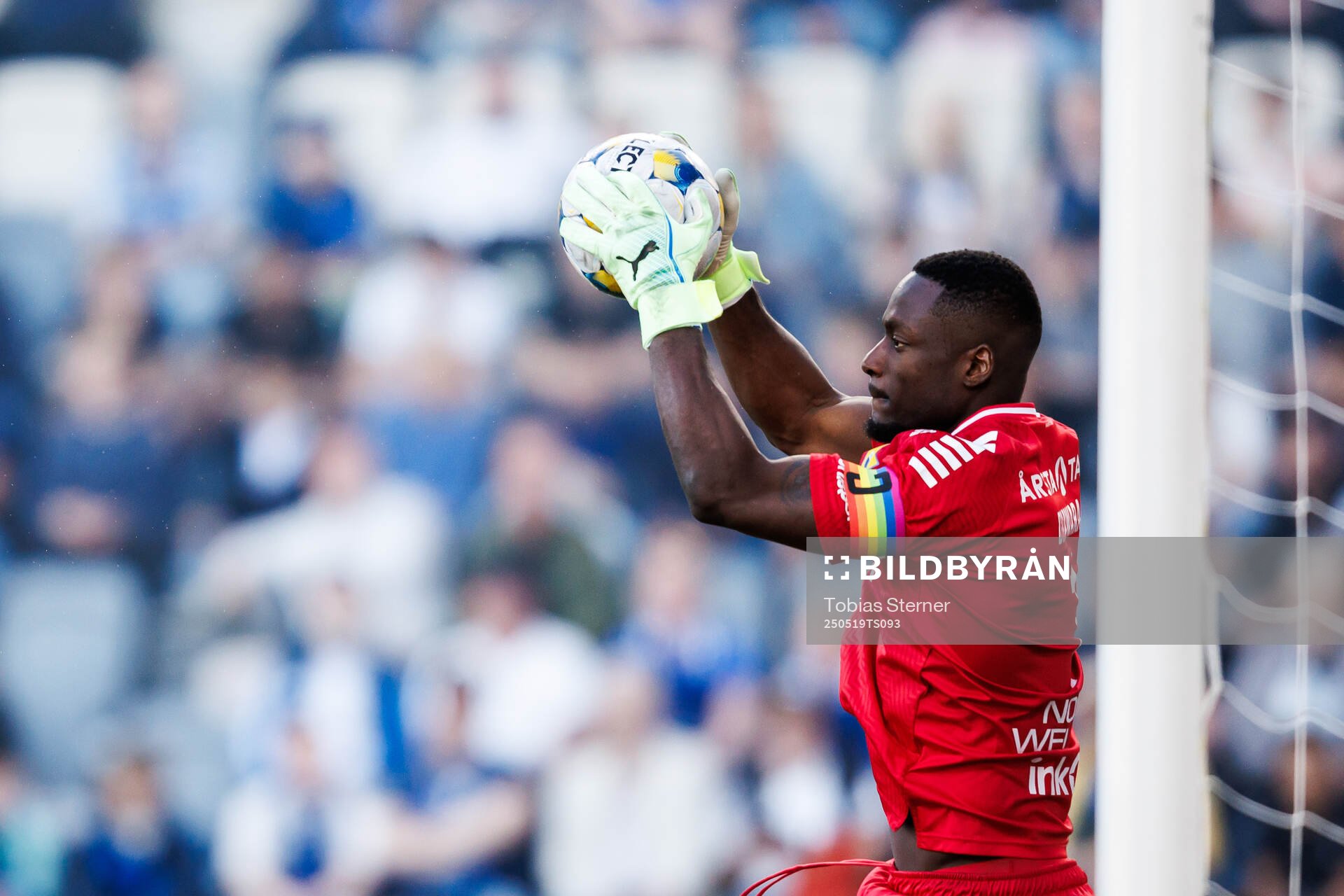 Sirius målvakt Ismael Diawara under fotbollsmatchen i Allsvenskan mellan Sirius och IFK Norrköping den 19 maj 2025 i Uppsala. 