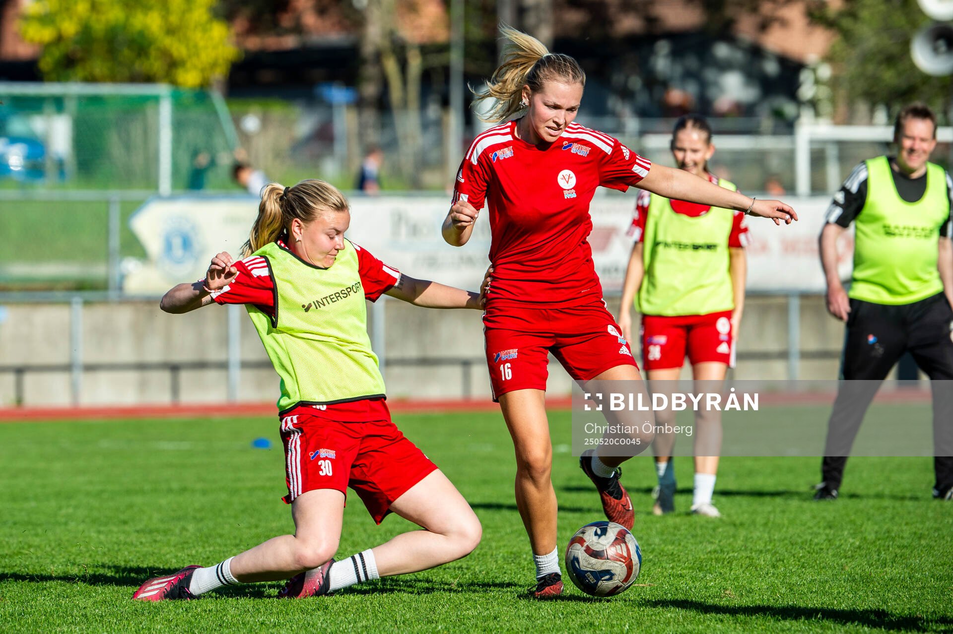Sally Fischer och Moa Friberg