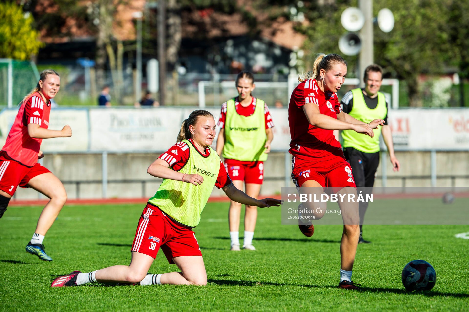 Sally Fischer och Moa Friberg