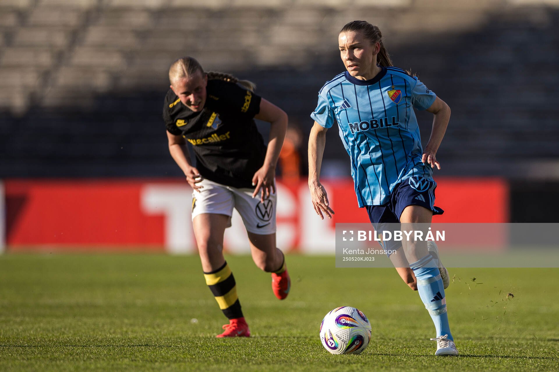 Djurgårdens Ebba Hed under fotbollsmatchen i Damallsvenskan mellan Djurgården och AIK den 20 maj 2025 i Stockholm. 
