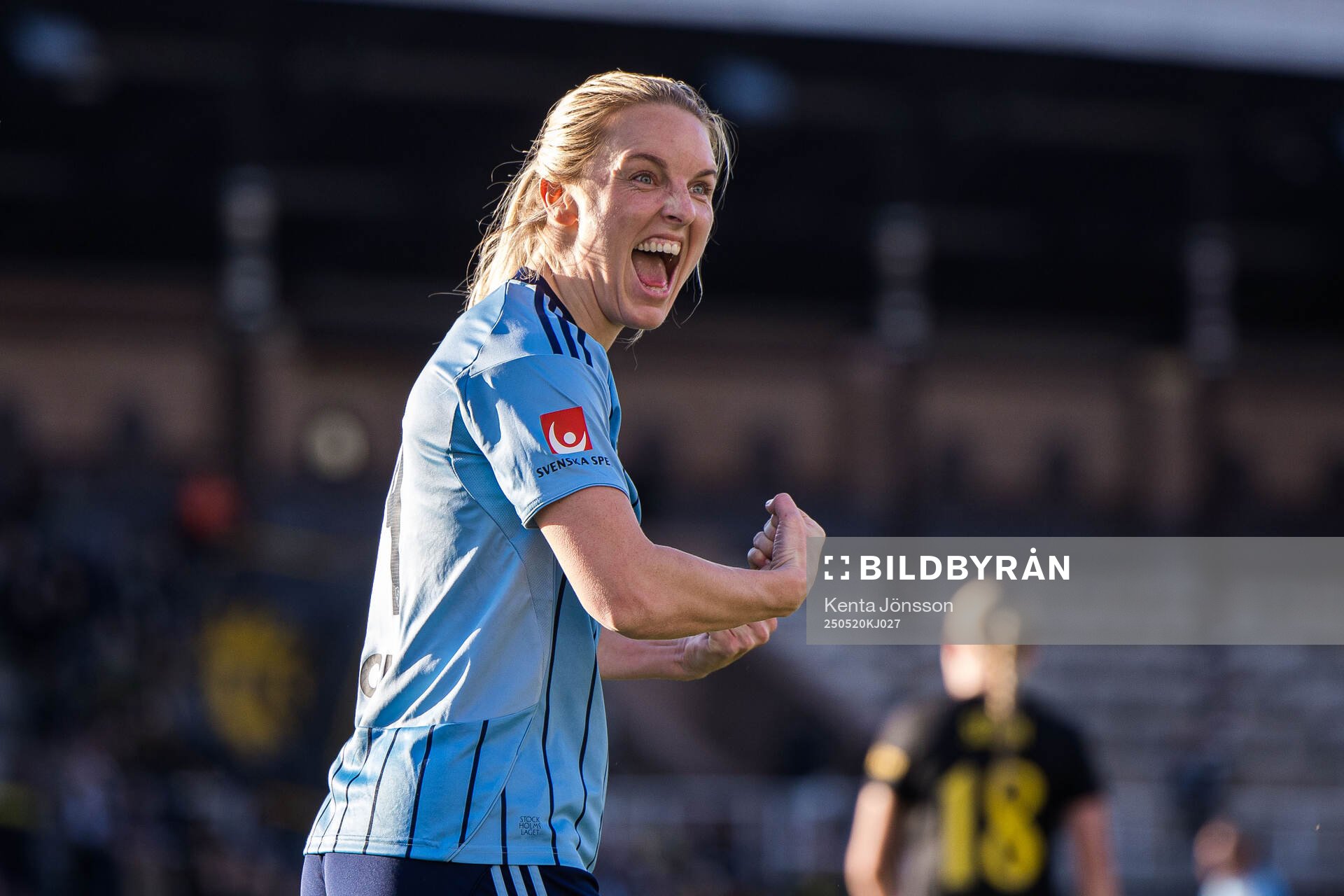 Djurgårdens Mimmi Larsson jublar under fotbollsmatchen i Damallsvenskan mellan Djurgården och AIK den 20 maj 2025 i Stockholm. 