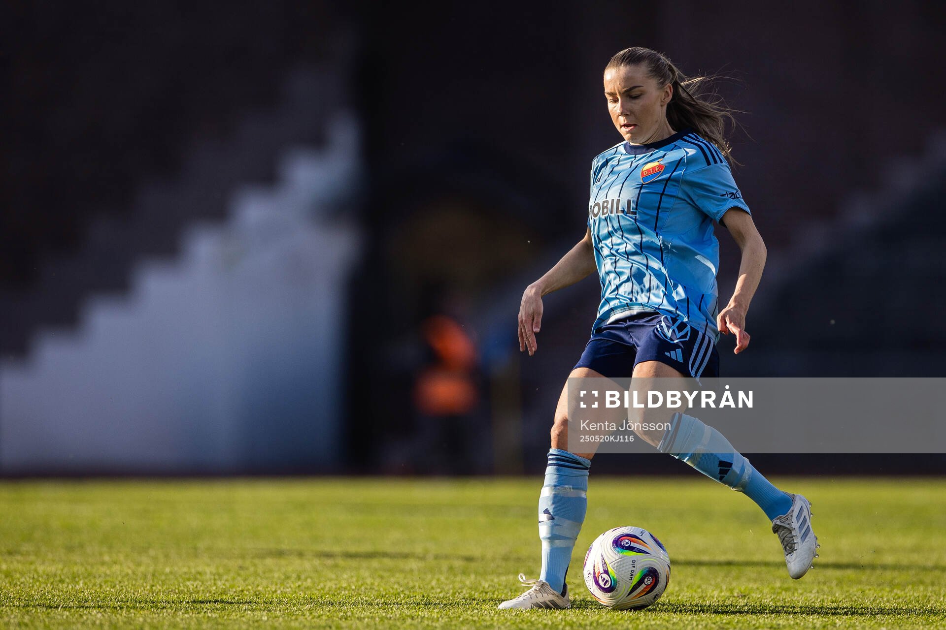 Djurgårdens Ebba Hed under fotbollsmatchen i Damallsvenskan mellan Djurgården och AIK den 20 maj 2025 i Stockholm. 