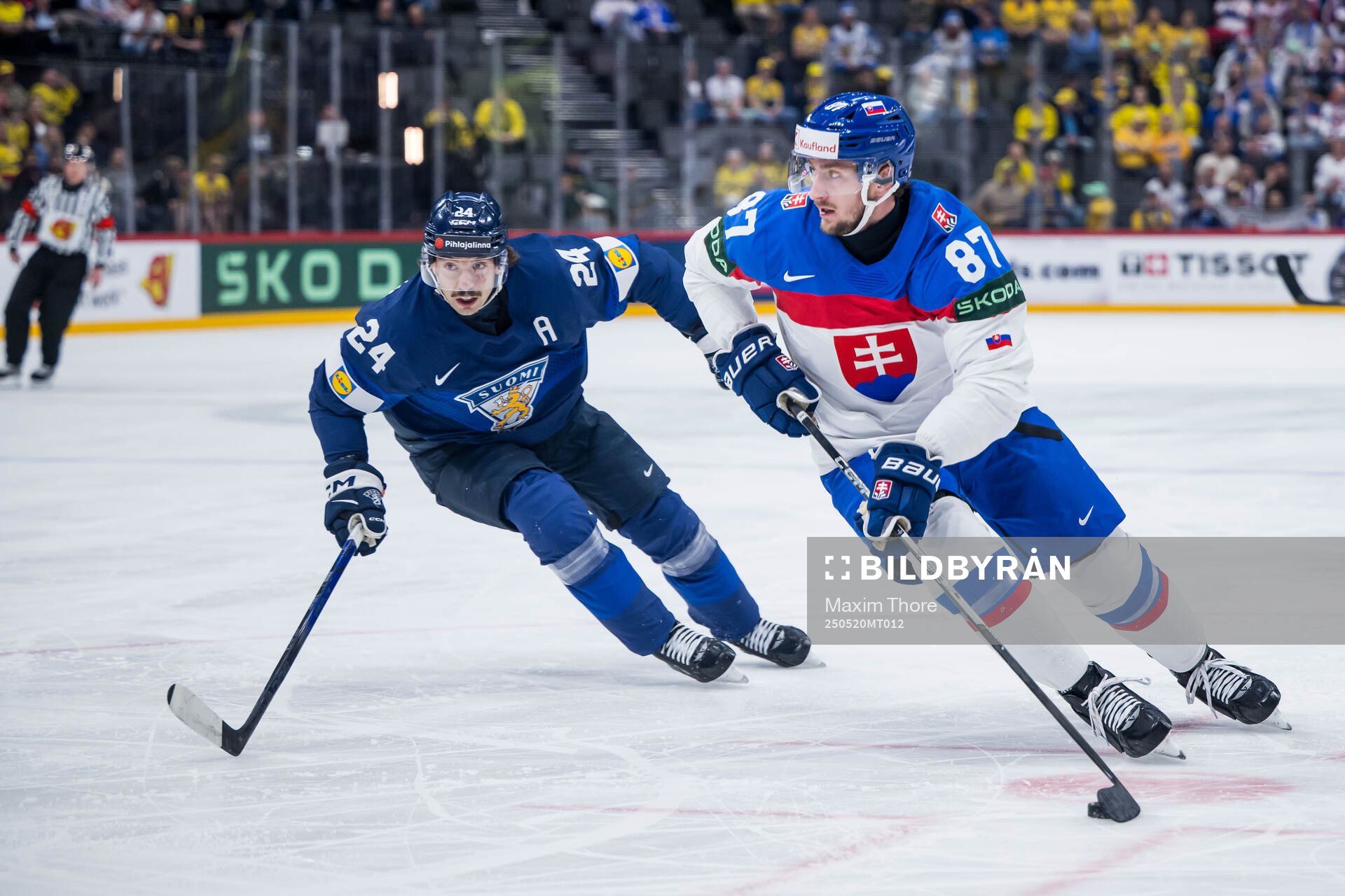 Hannes Björninen of Finland and Pavol Regenda of Slovakia