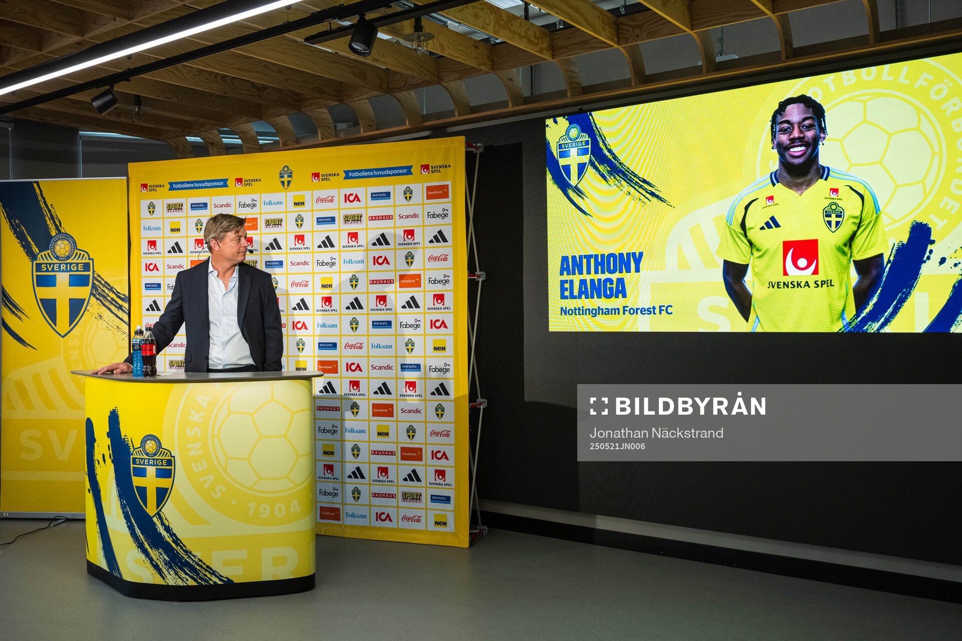 Jon Dahl Tomasson, head coach of the Swedish men's national football team during a press conference on May 21, 2025 in Stockholm. 