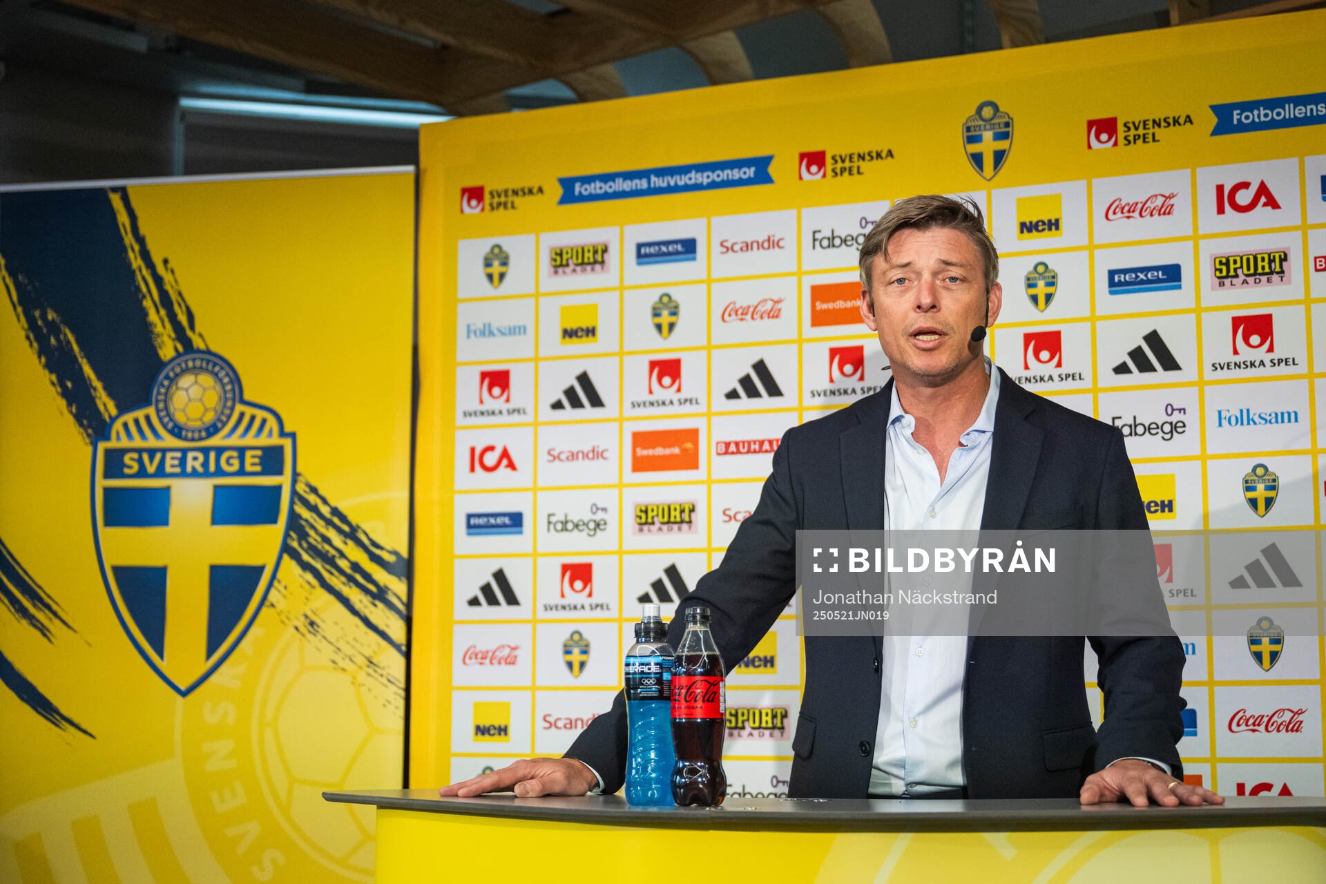 Jon Dahl Tomasson, head coach of the Swedish men's national football team during a press conference on May 21, 2025 in Stockholm. 