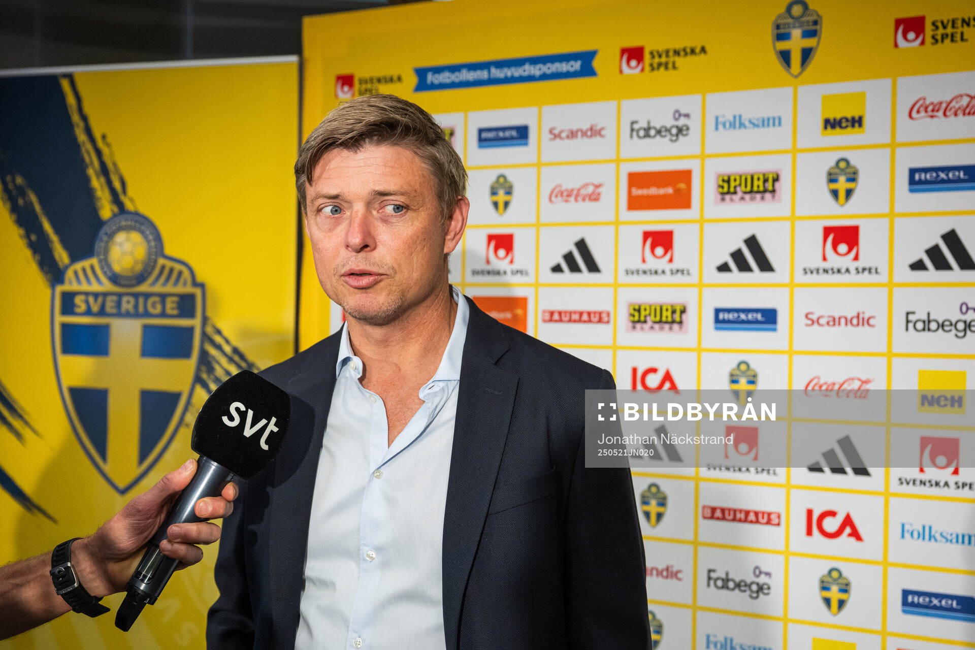 Jon Dahl Tomasson, head coach of the Swedish men's national football team during a press conference on May 21, 2025 in Stockholm. 