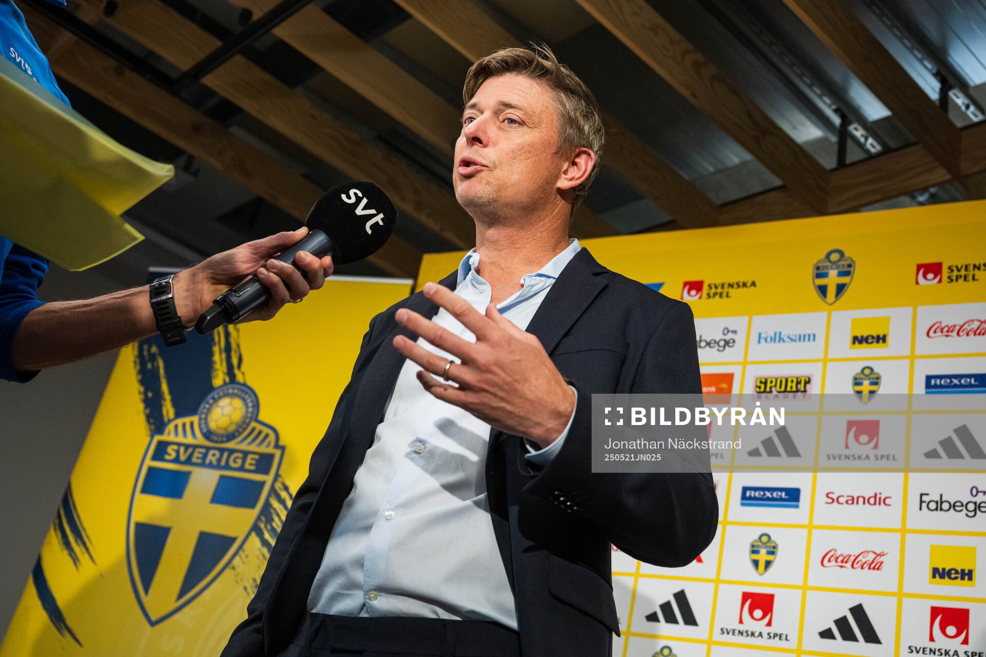 Jon Dahl Tomasson, head coach of the Swedish men's national football team during a press conference on May 21, 2025 in Stockholm. 