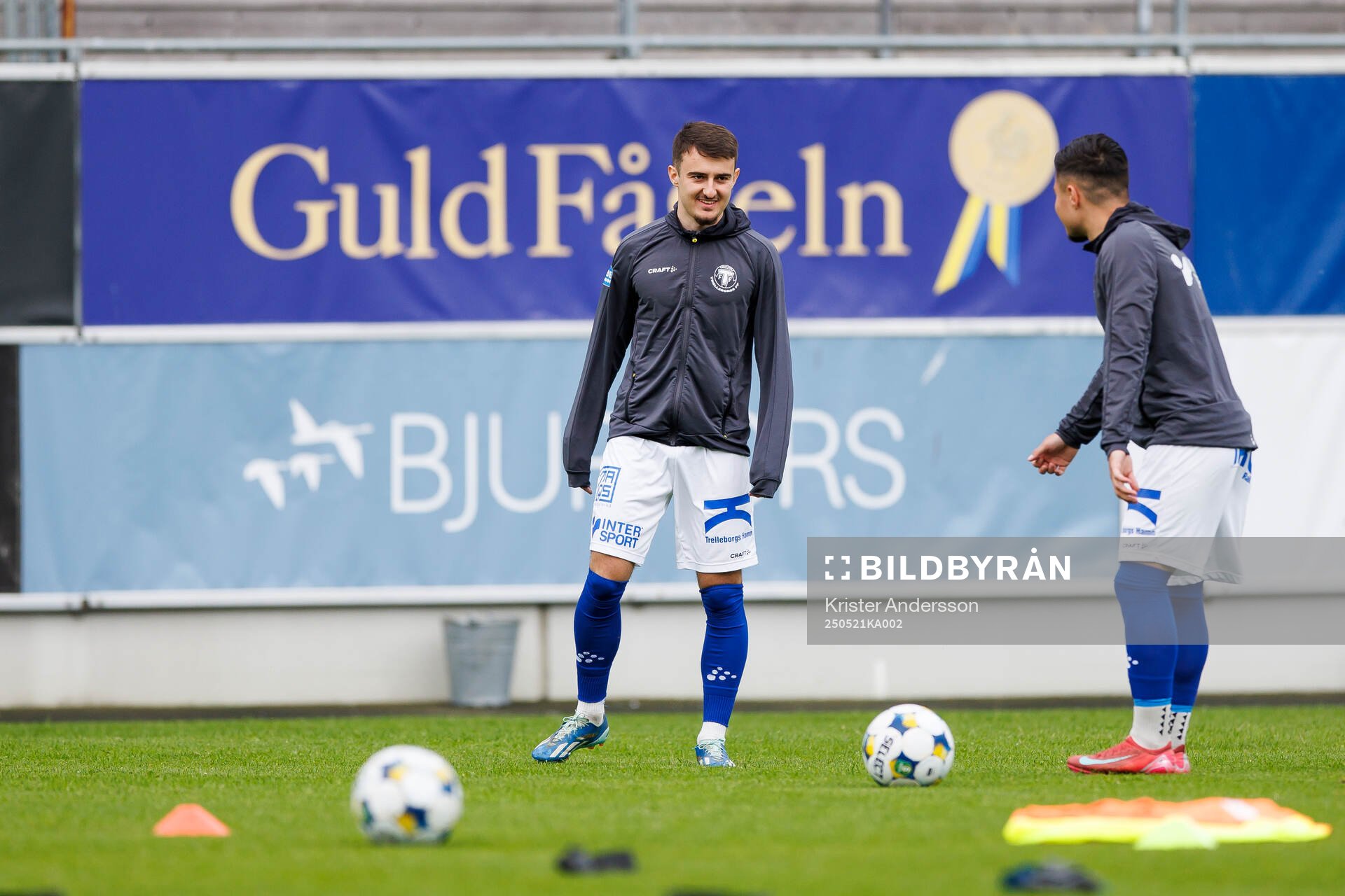 Trelleborgs spelare inför fotbollsmatchen i Superettan mellan Falkenberg och Trelleborg den 21 maj 2025 i Falkenberg. 