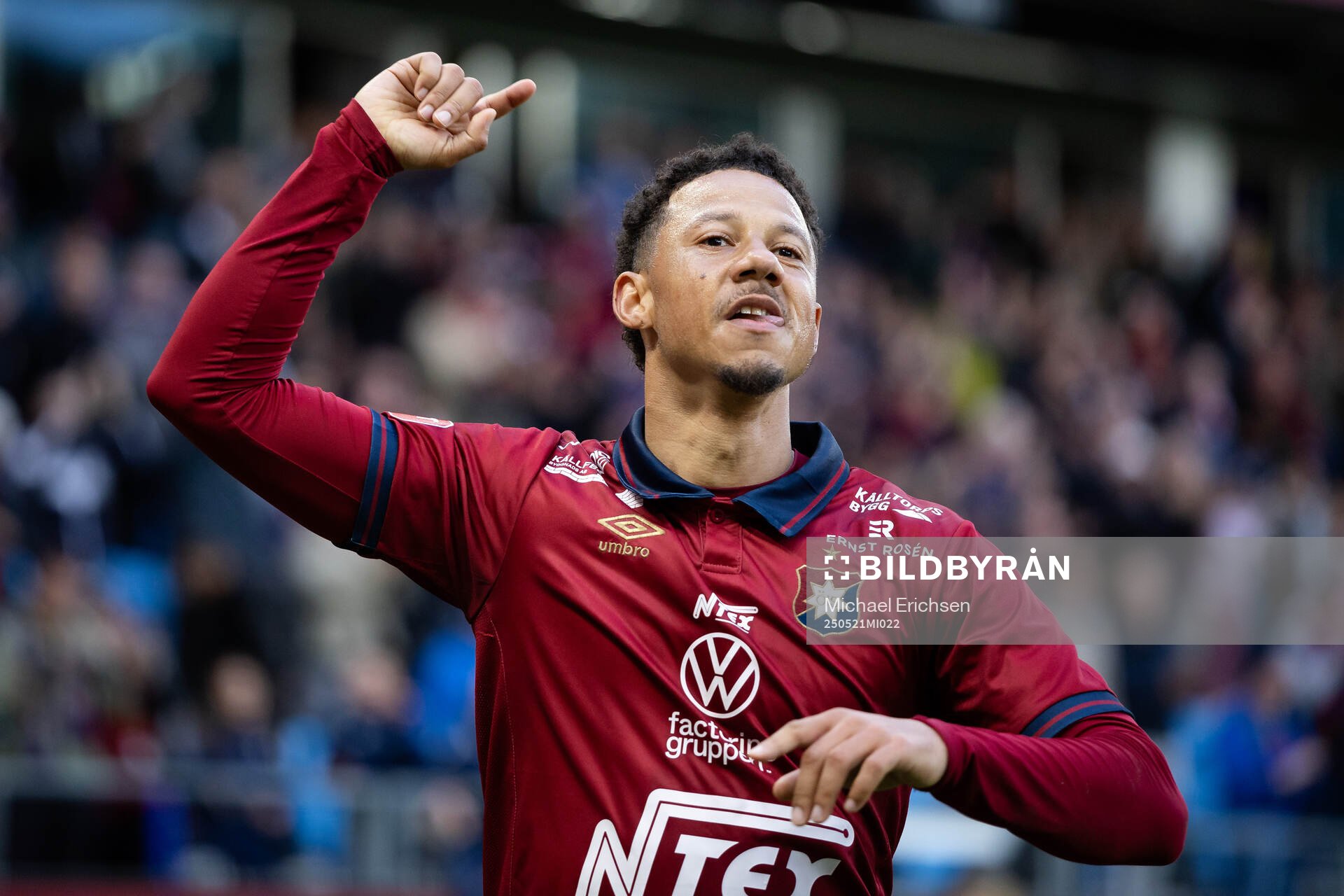 Örgrytes Tobias Sana jublar efter Nicklas Bärkroths 4-0 mål under fotbollsmatchen i Superettan mellan Örgryte och Sandvikens IF den 21 maj 2025 i Göteborg.