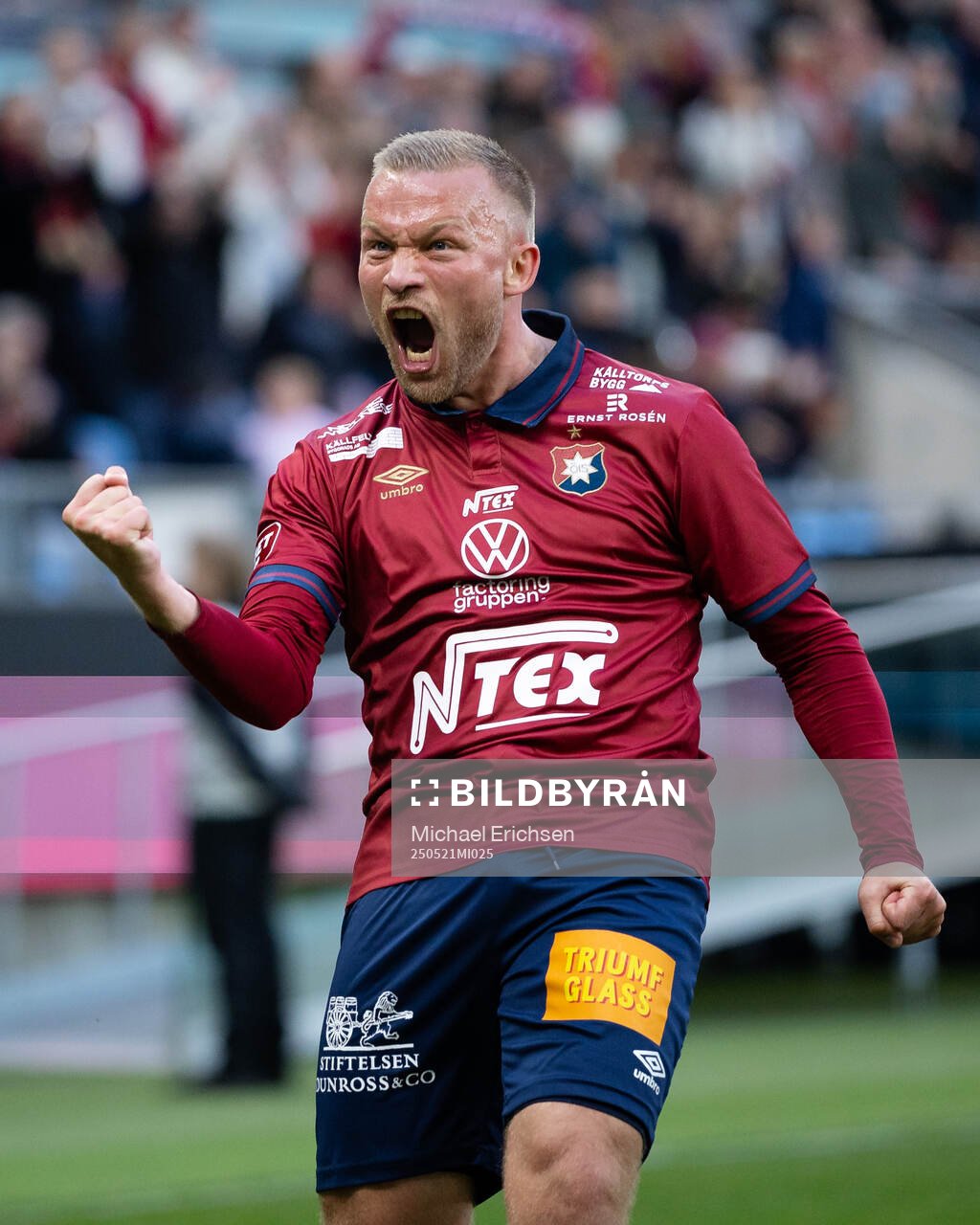 Örgrytes Nicklas Bärkroth jublar efter 4-0 under fotbollsmatchen i Superettan mellan Örgryte och Sandvikens IF den 21 maj 2025 i Göteborg.