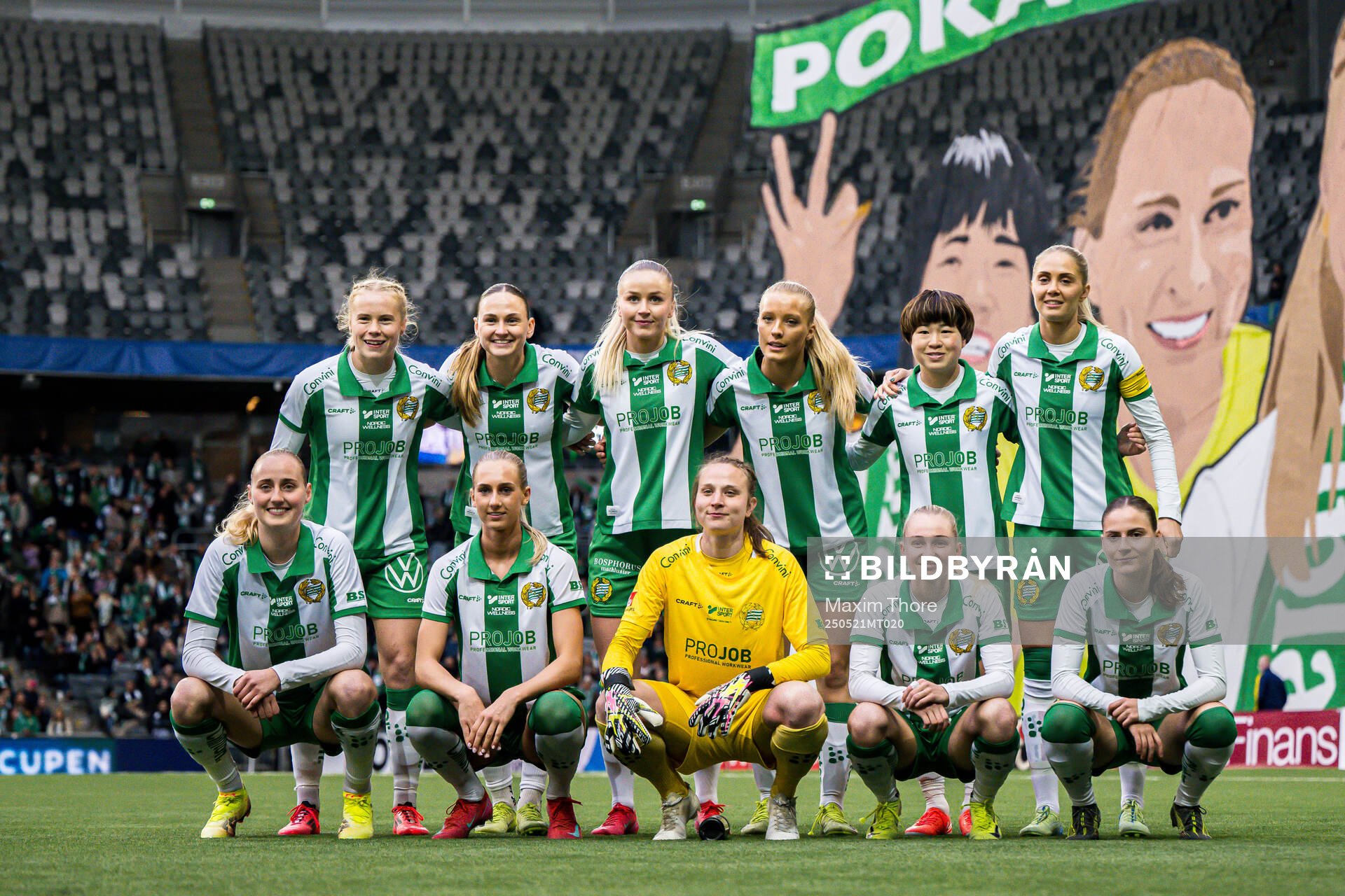Hammarbys startelva från övre vänster: Julie Blakstad, Vilde Hasund, Anna Jøsendal, Smilla Holmberg, Asato Miyagawa, Alice Carlsson, Emilie Bragstad, Ellen Wangerheim, målvakt Anna Tamminen, Emilie Joramo och Smilla Vallotto inför finalen i Svenska Cupen mellan Hammarby och IFK Norrköping den 21 maj 2025 i Stockholm.