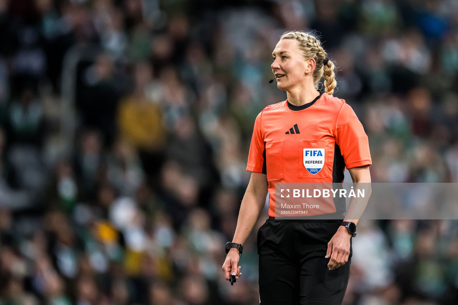 Domare Tess Olofsson under finalen i Svenska Cupen mellan Hammarby och IFK Norrköping den 21 maj 2025 i Stockholm. 