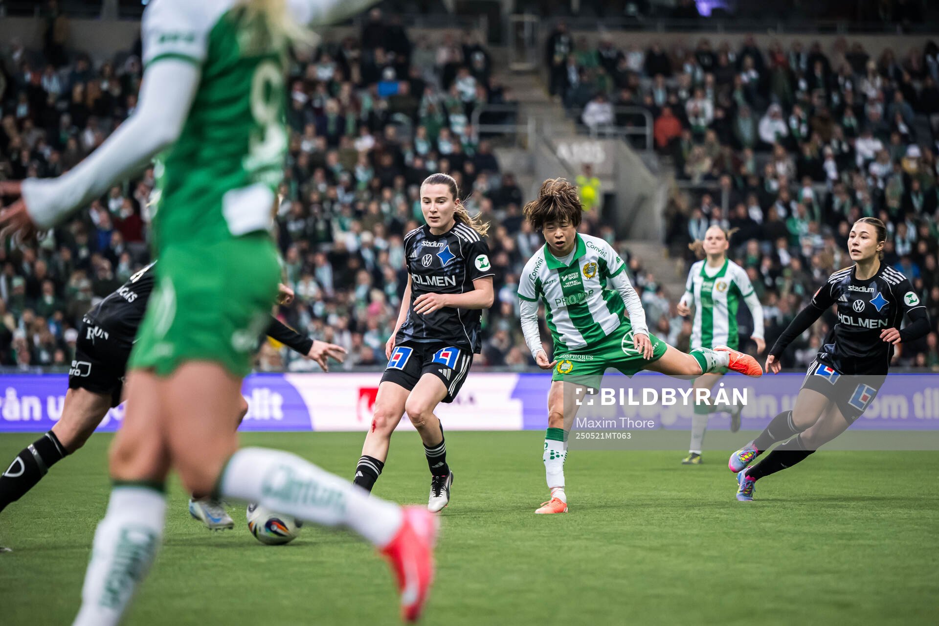 IFK Norrköpings Maja Regnås Valcic och Hammarbys Asato Miyagawa under finalen i Svenska Cupen mellan Hammarby och IFK Norrköping den 21 maj 2025 i Stockholm.