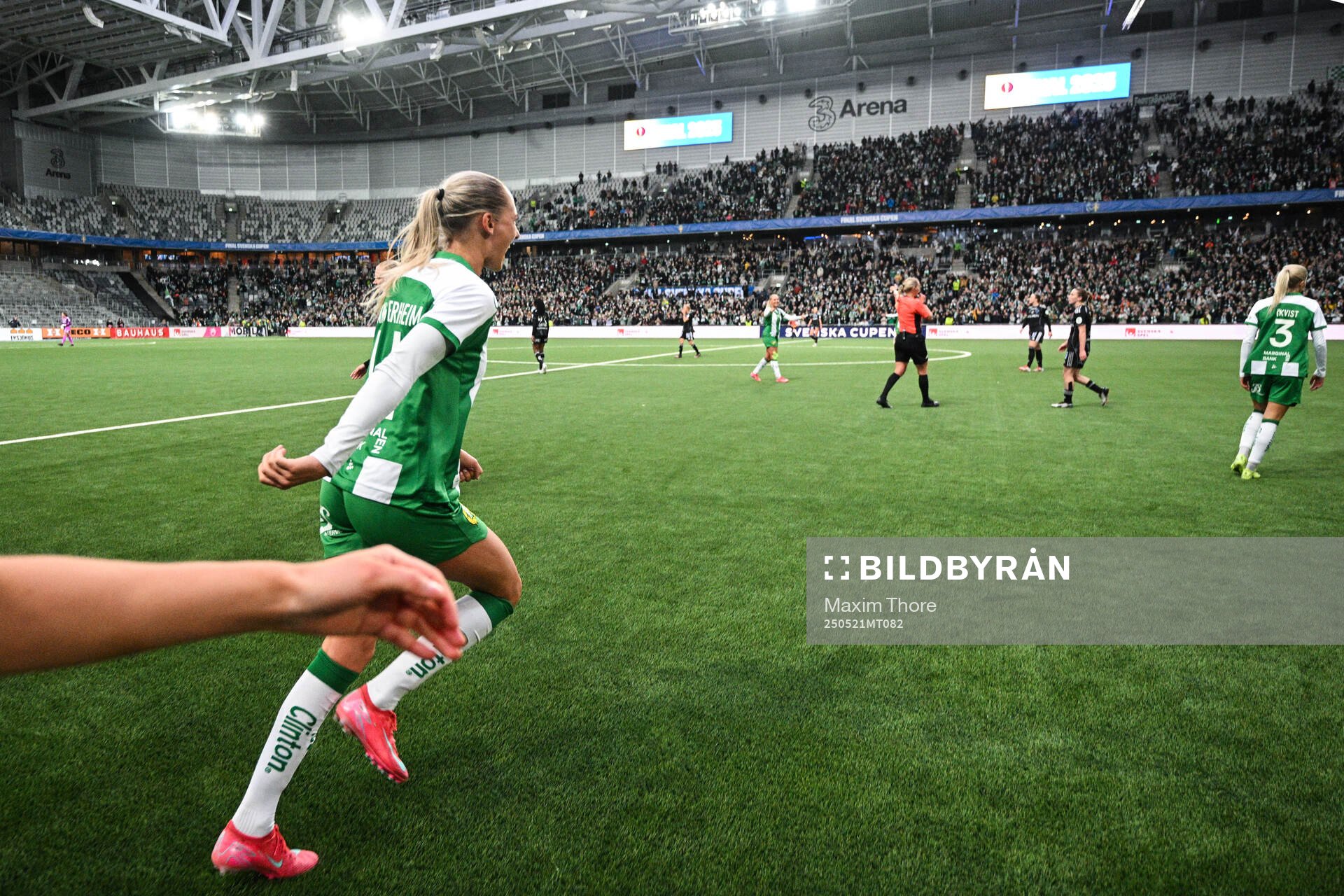Hammarbys Ellen Wangerheim jublar efter finalen i Svenska Cupen mellan Hammarby och IFK Norrköping den 21 maj 2025 i Stockholm.