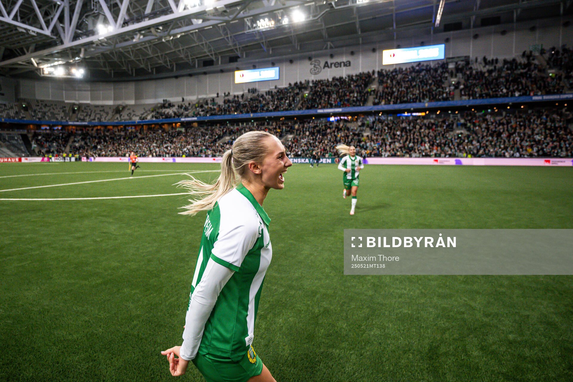 Hammarbys Ellen Wangerheim jublar efter finalen i Svenska Cupen mellan Hammarby och IFK Norrköping den 21 maj 2025 i Stockholm.