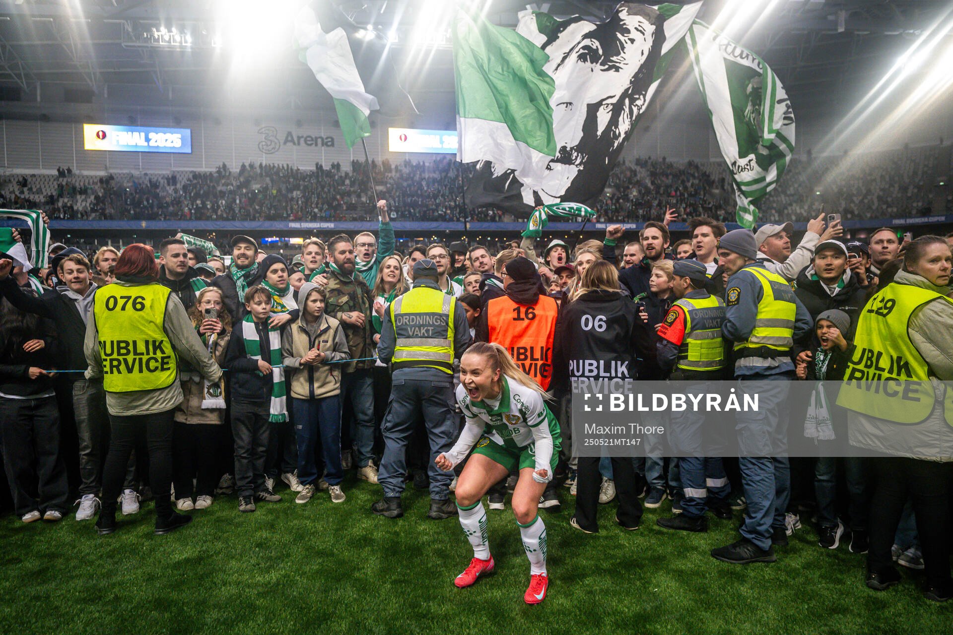 Hammarbys Anna Jøsendal jublar efter finalen i Svenska Cupen mellan Hammarby och IFK Norrköping den 21 maj 2025 i Stockholm.