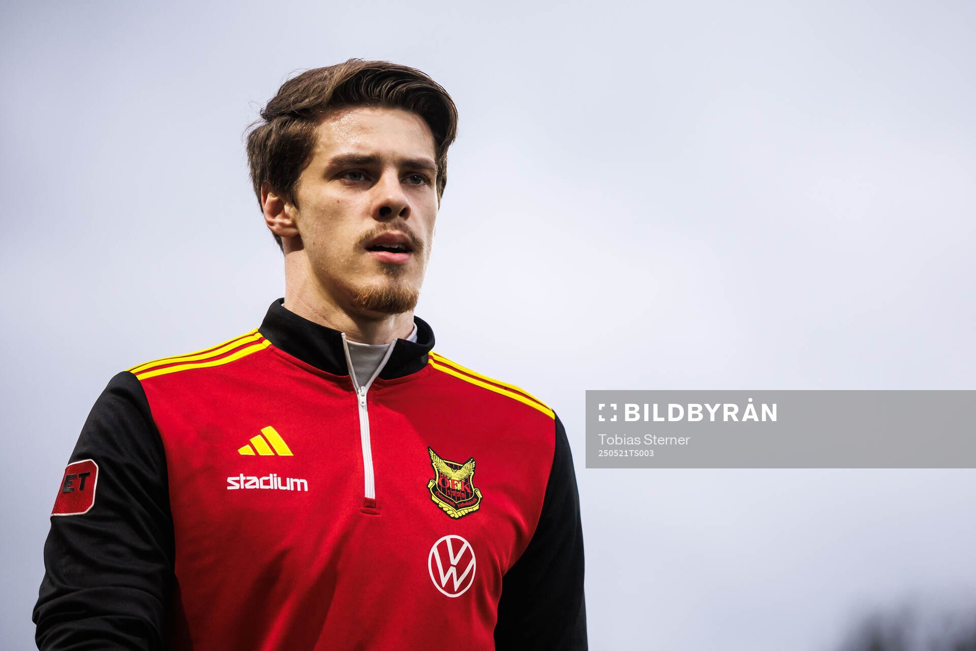 Östersunds målvakt Adam Benediktsson inför fotbollsmatchen i Superettan mellan Västerås och Östersund den 21 maj 2025 i Västerås. 
