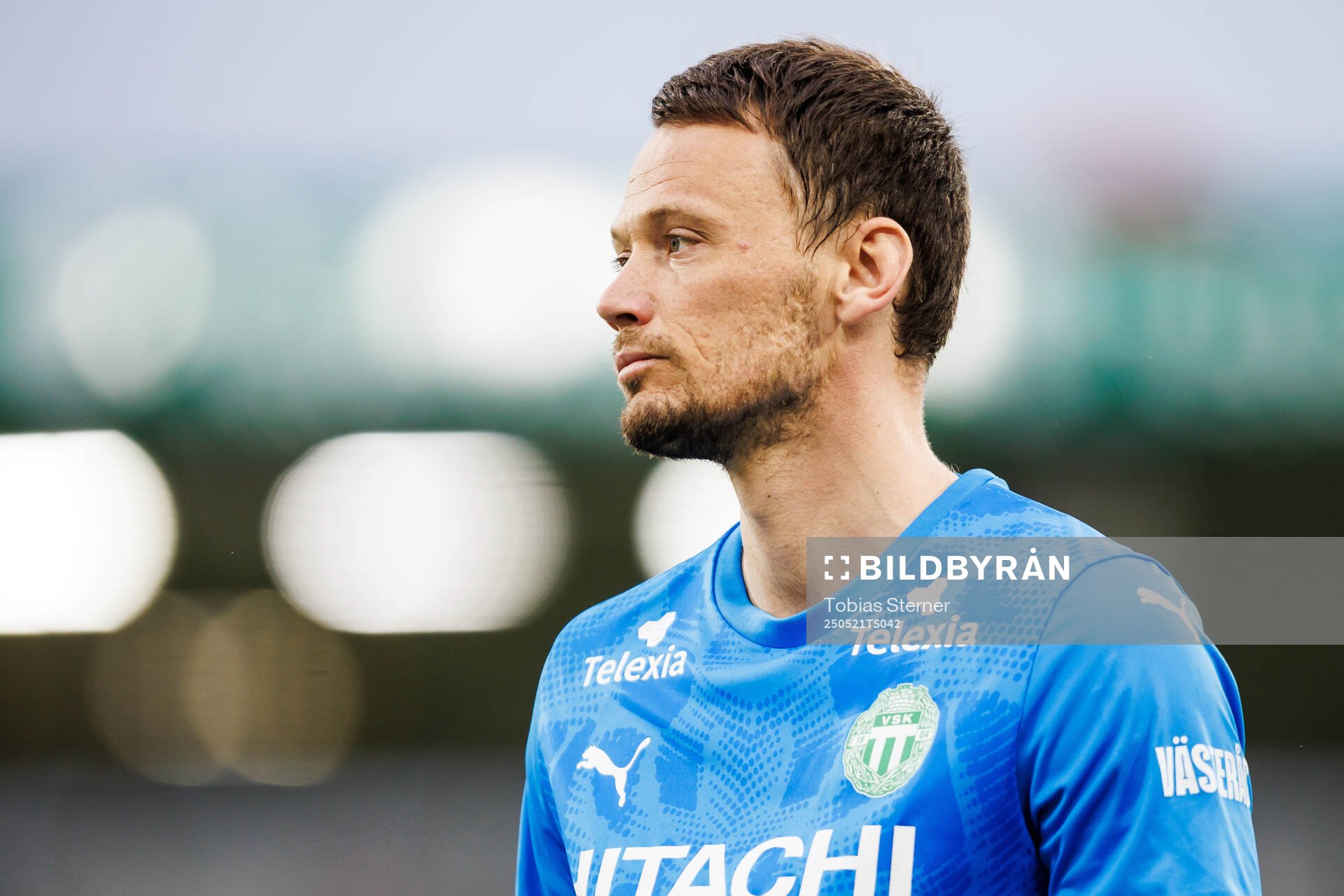 Västerås målvakt Anton Fagerström under fotbollsmatchen i Superettan mellan Västerås och Östersund den 21 maj 2025 i Västerås. 