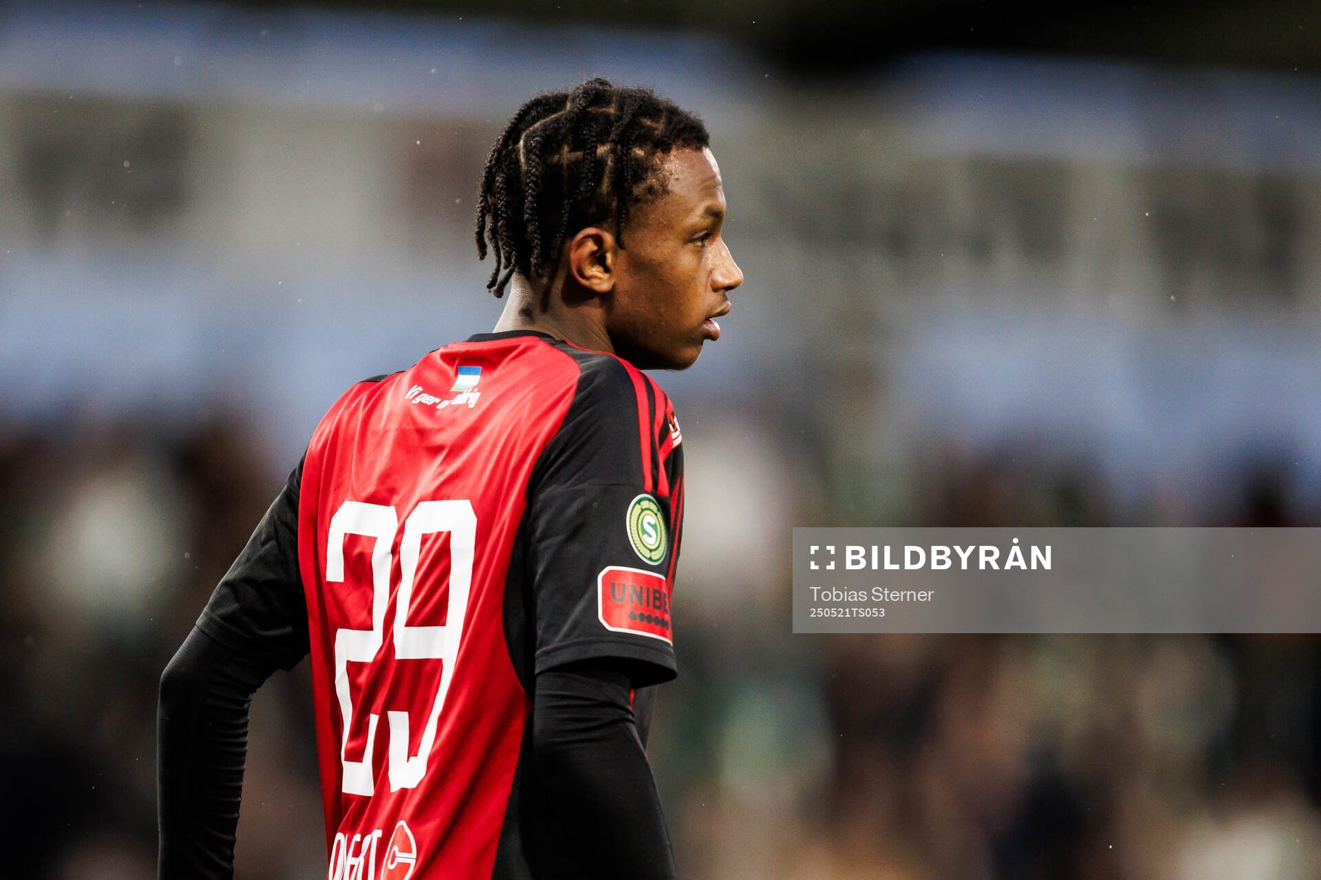 Östersunds Eseg Yossief Worke under fotbollsmatchen i Superettan mellan Västerås och Östersund den 21 maj 2025 i Västerås. 
