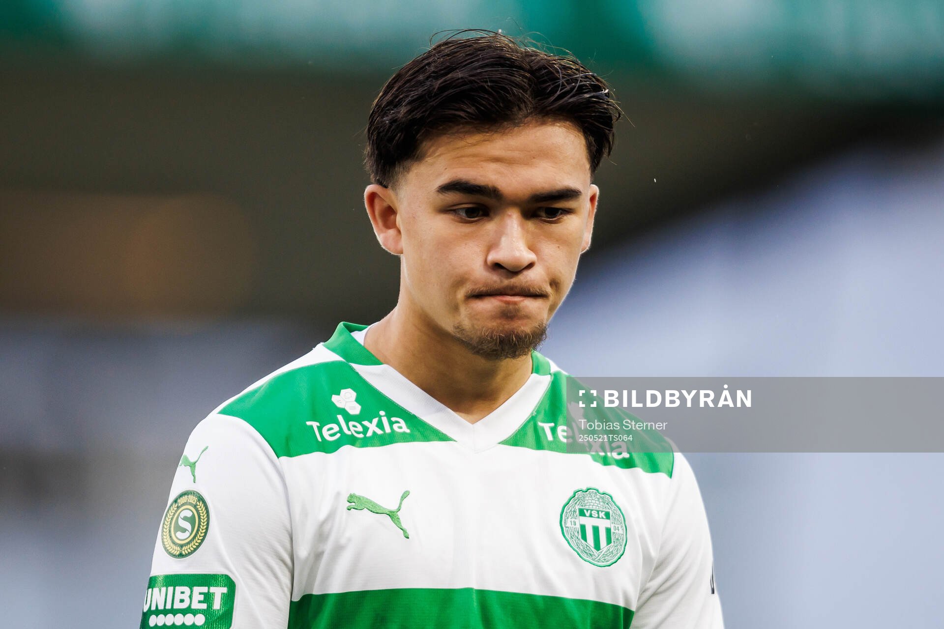 Västerås Alexander Thongla-Iad Warneryd under fotbollsmatchen i Superettan mellan Västerås och Östersund den 21 maj 2025 i Västerås. 