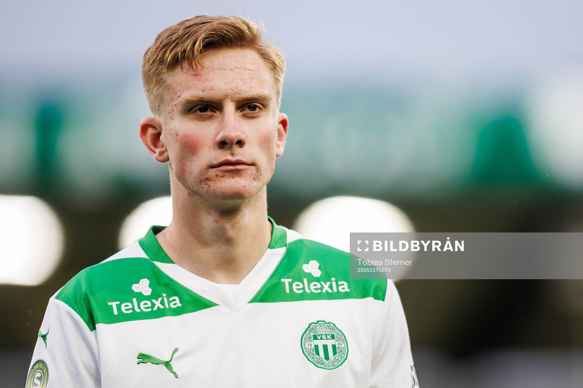 Västerås Karl Gunnarsson under fotbollsmatchen i Superettan mellan Västerås och Östersund den 21 maj 2025 i Västerås. 