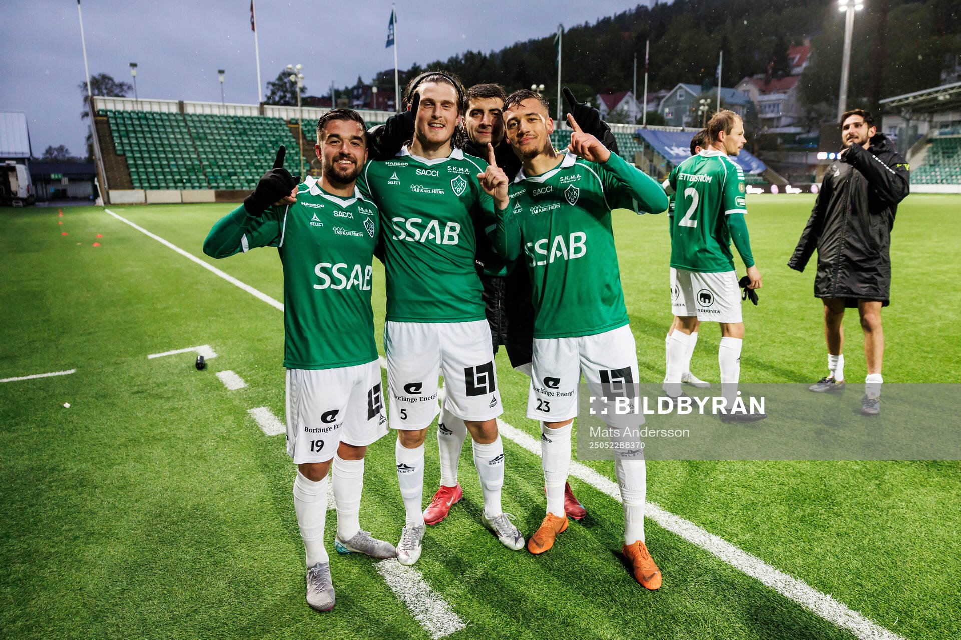 Brages Haris Brkic, Lorik Konjuhi och Noah Åstrand John jublar efter fotbollsmatchen i Superettan mellan GIF Sundsvall och Brage den 22 maj 2025 i Sundsvall.