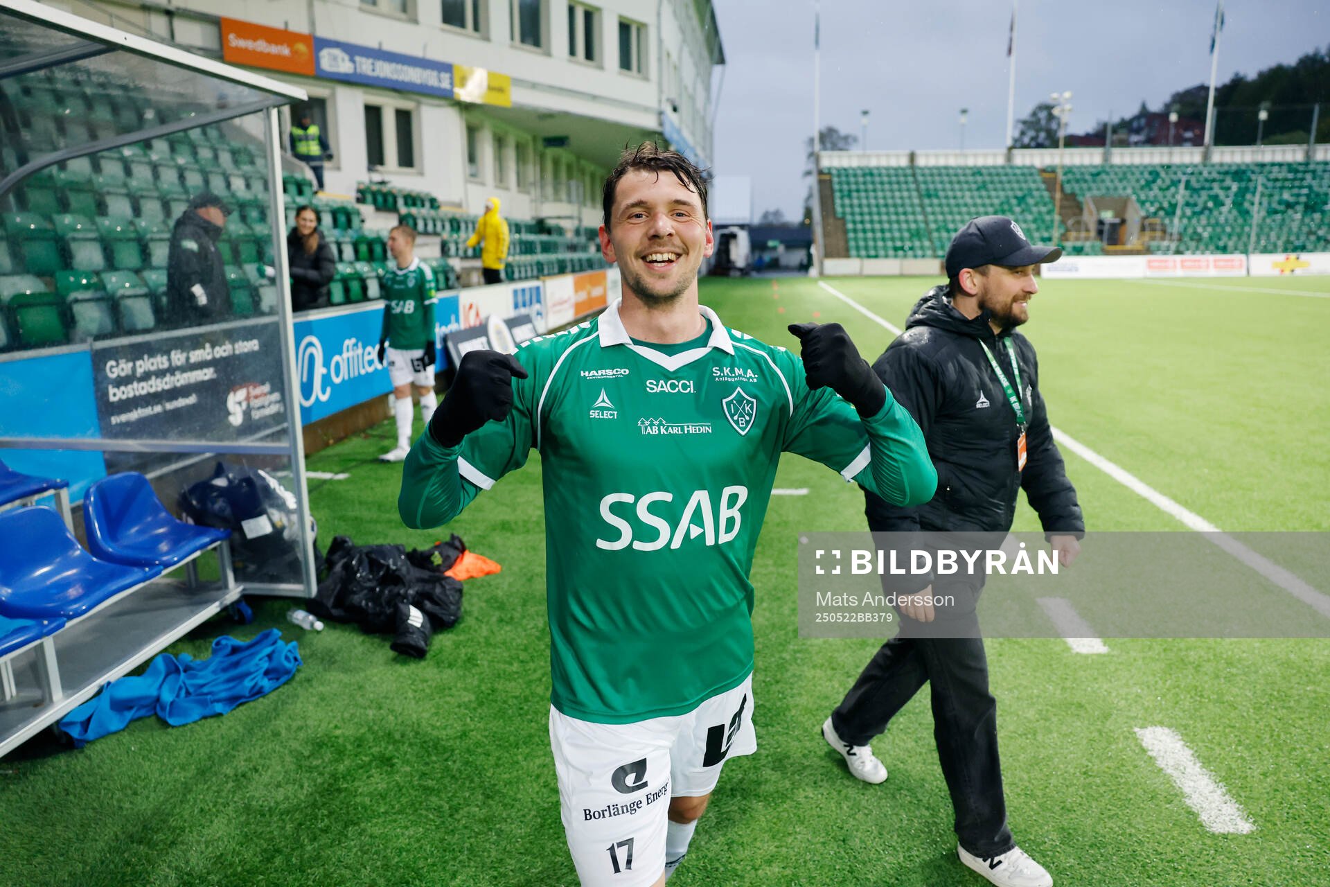 Brages Pontus Jonsson jublar under fotbollsmatchen i Superettan mellan GIF Sundsvall och Brage den 22 maj 2025 i Sundsvall. 