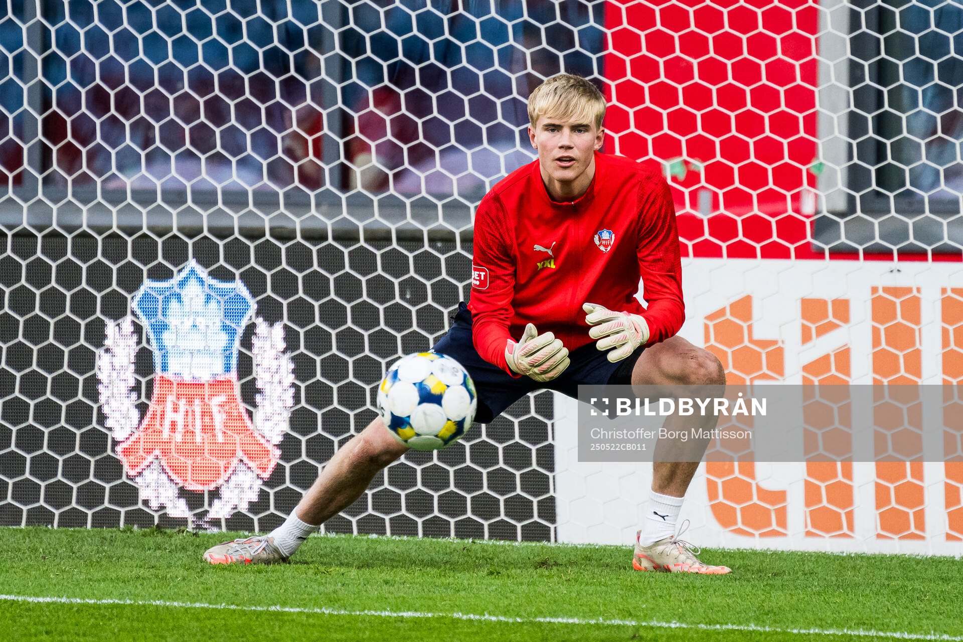 Helsingborgs målvakt Emil Rådahl inför fotbollsmatchen i Superettan mellan Helsingborg och Oddevold den 22 maj 2025 i Helsingborg.