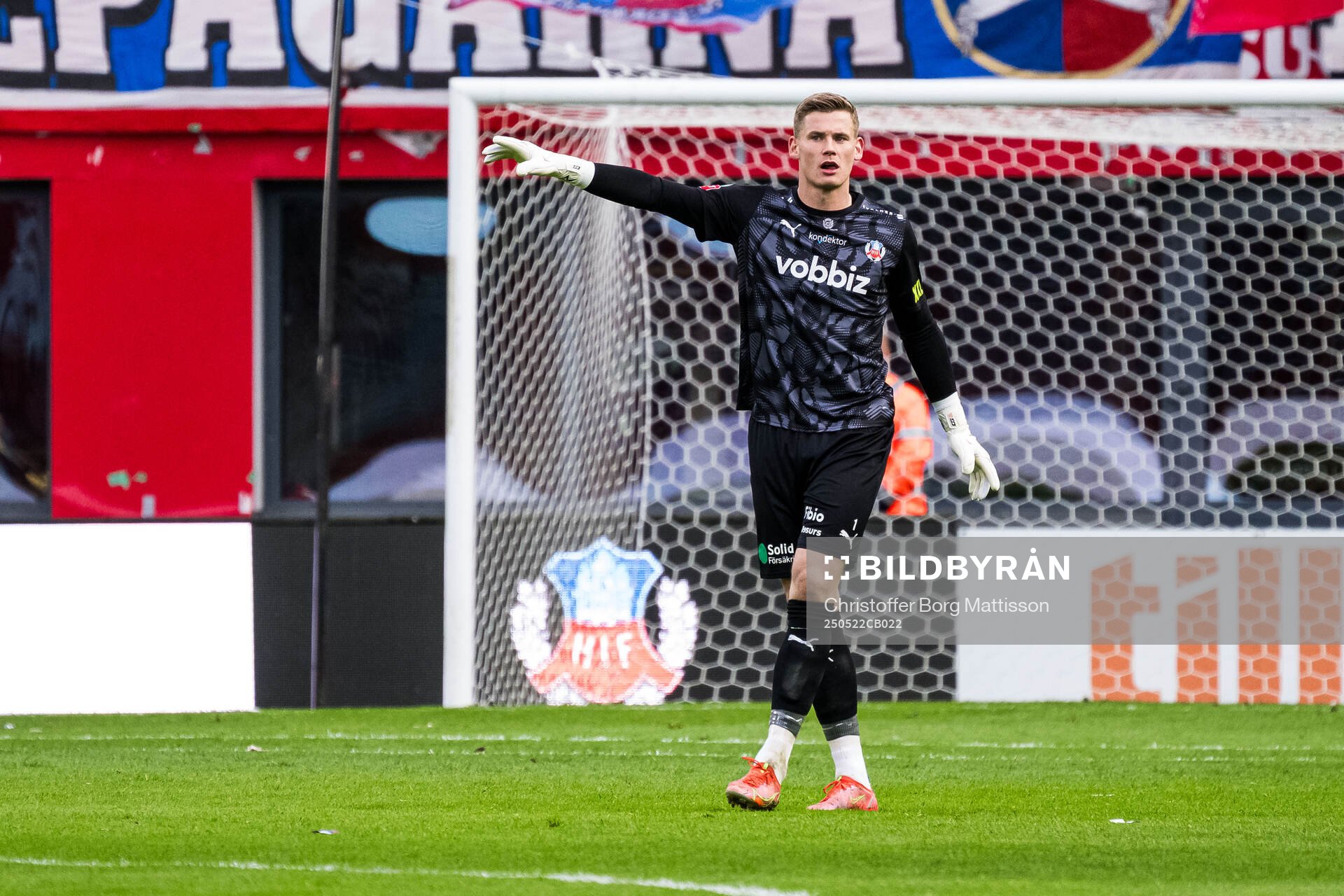Helsingborgs målvakt Johan Brattberg under fotbollsmatchen i Superettan mellan Helsingborg och Oddevold den 22 maj 2025 i Helsingborg.