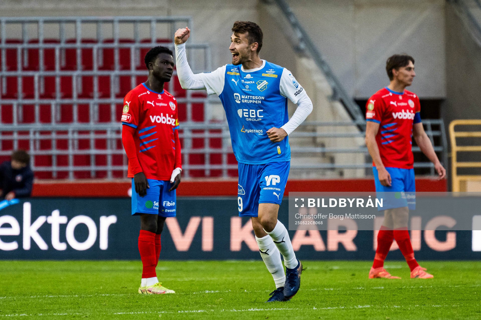 Oddevolds Rasmus Wiedesheim-Paul jublar efter 0-1 under fotbollsmatchen i Superettan mellan Helsingborg och Oddevold den 22 maj 2025 i Helsingborg.