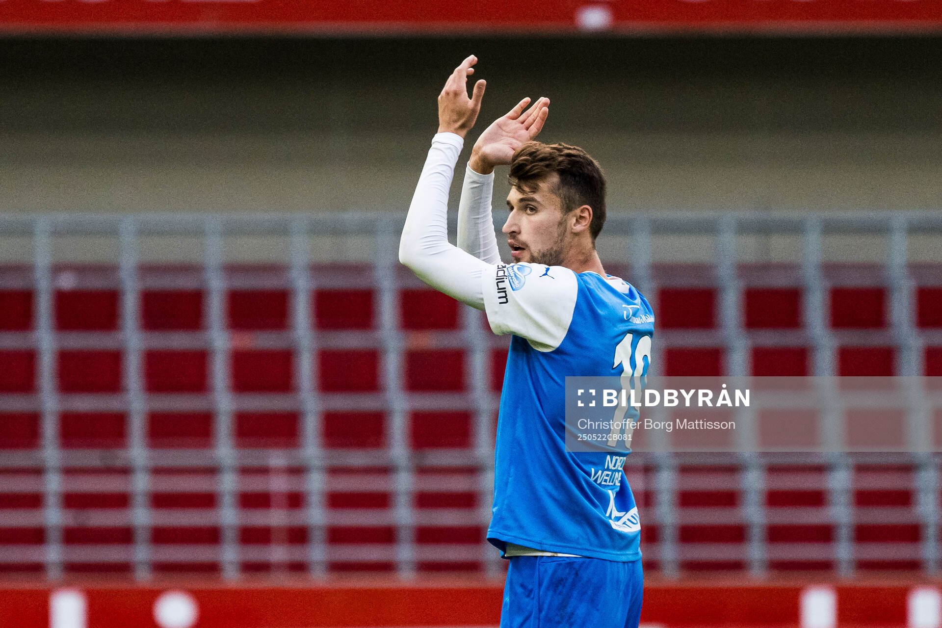 Oddevolds Rasmus Wiedesheim-Paul under fotbollsmatchen i Superettan mellan Helsingborg och Oddevold den 22 maj 2025 i Helsingborg.