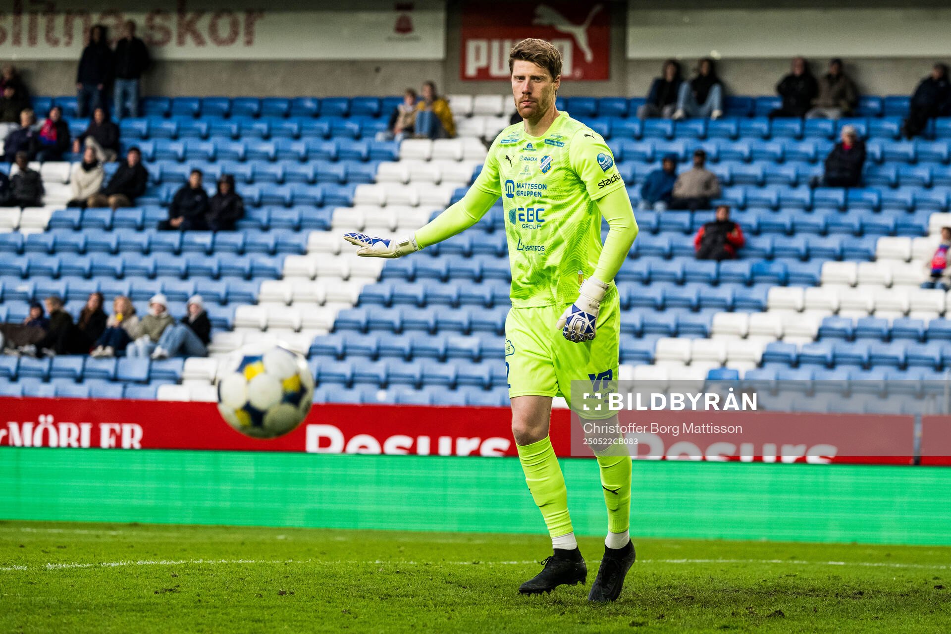 Oddevolds målvakt Morten Sætra under fotbollsmatchen i Superettan mellan Helsingborg och Oddevold den 22 maj 2025 i Helsingborg.